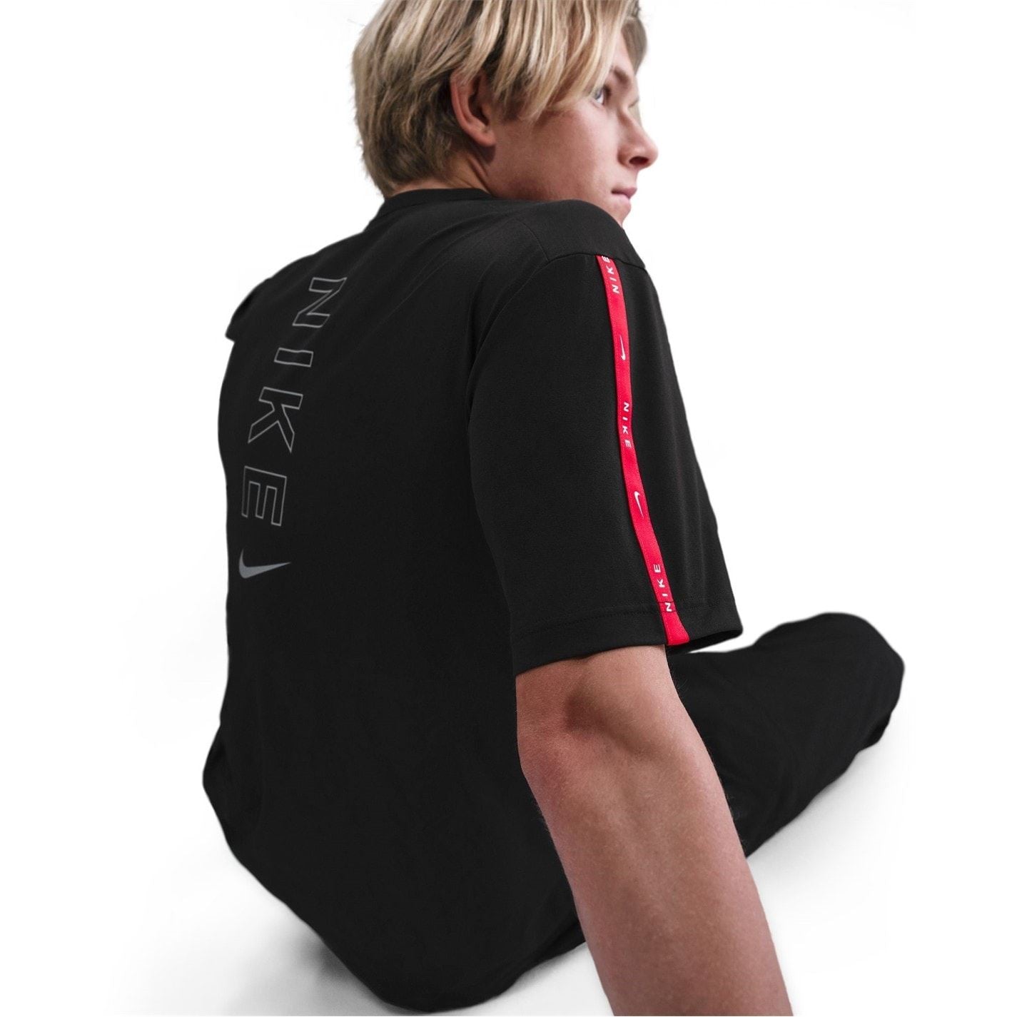 Nike Regular Fit Short Sleeve Crew Neck T-Shirt