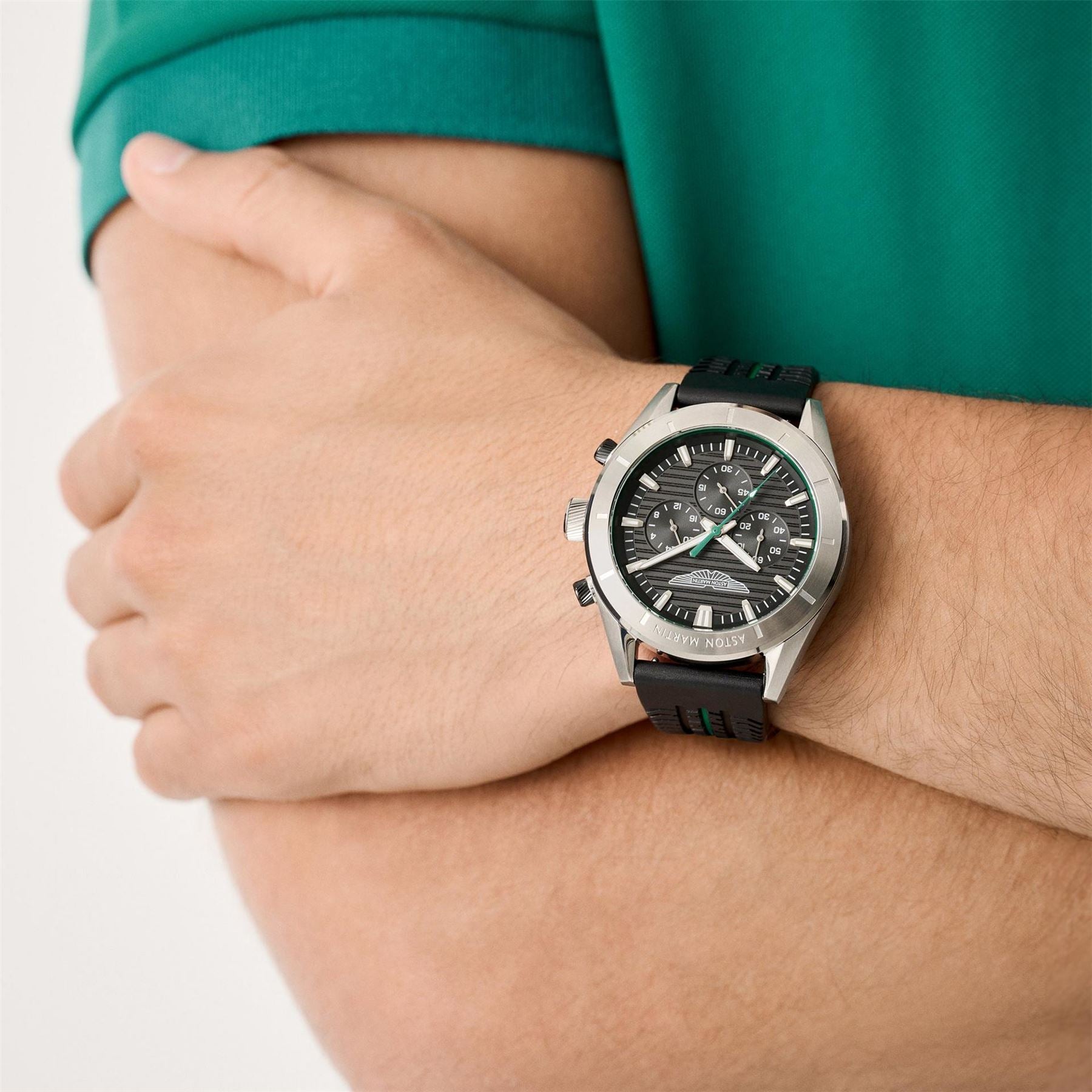 Aston Martin Bond Street Sn62 Racing Steel Bracelet Analogue Watch