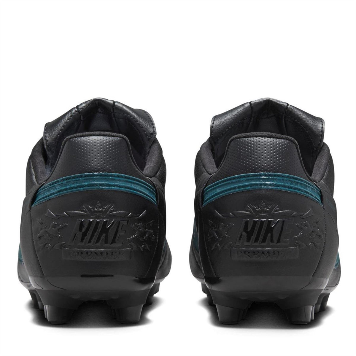 Nike 3 Academy Firm Ground Football Boots