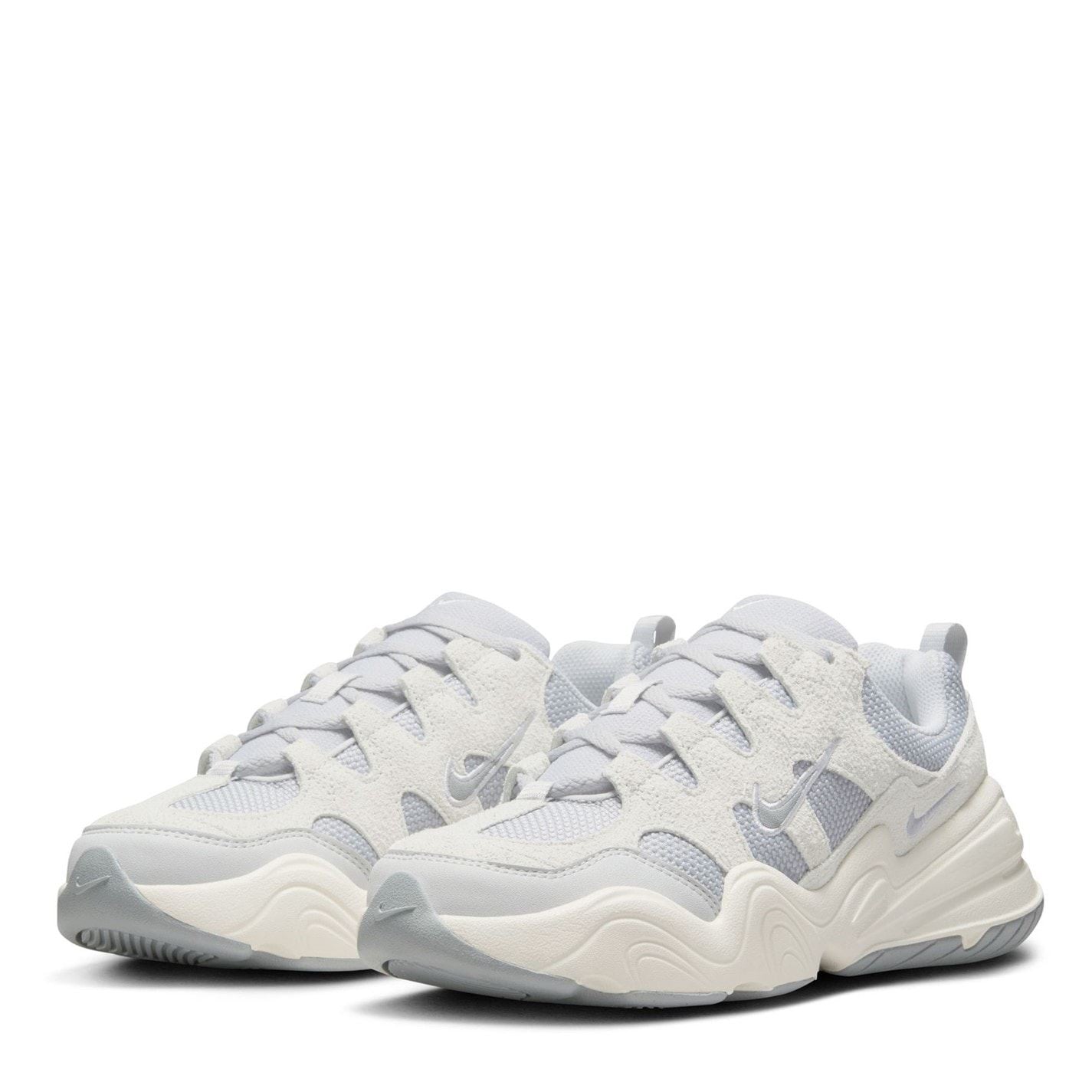 Nike Tech Hera Low Top Sneakers