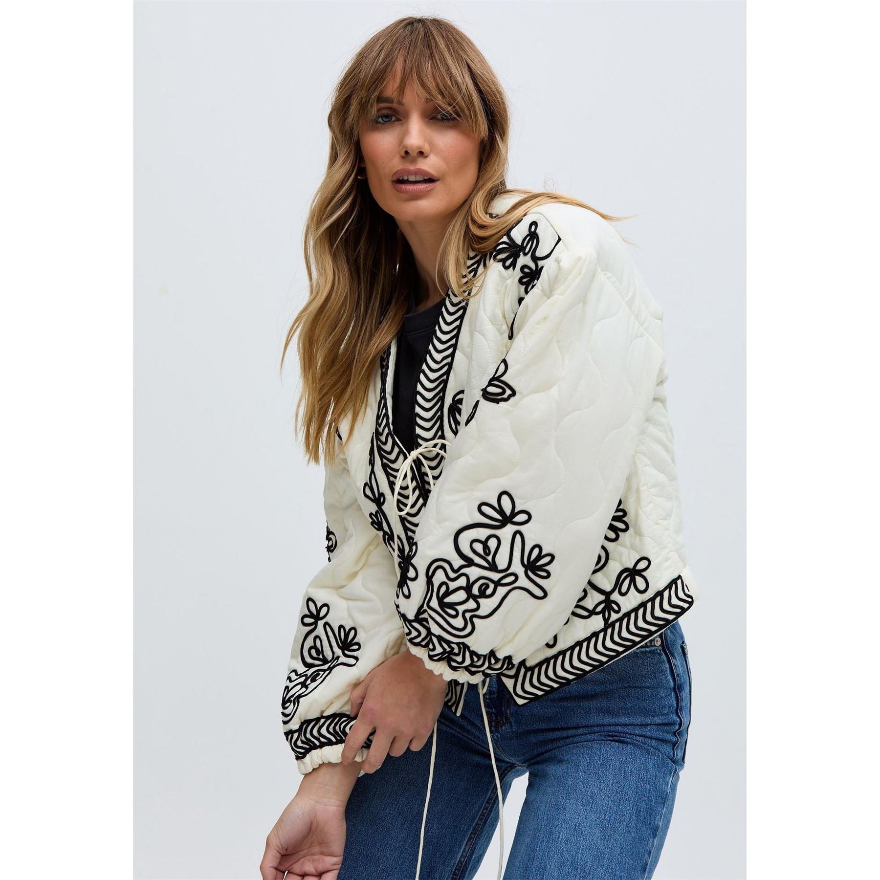 Raffya Quilted All Over Embroidered Jacket In White