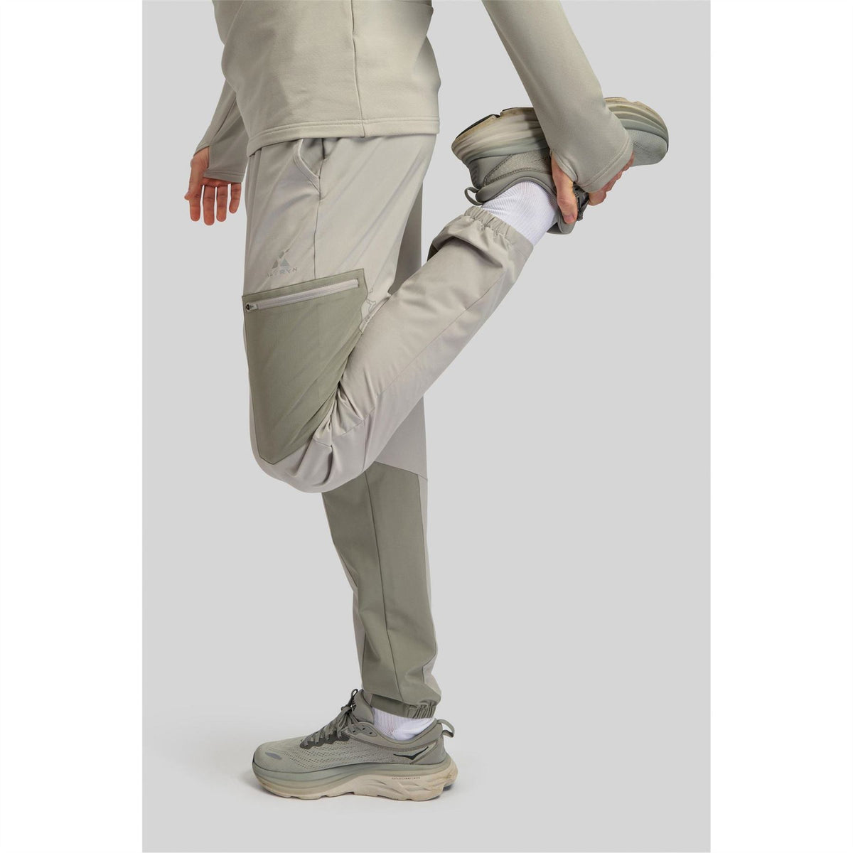 ALTRYN Closed Hem Poly Joggers