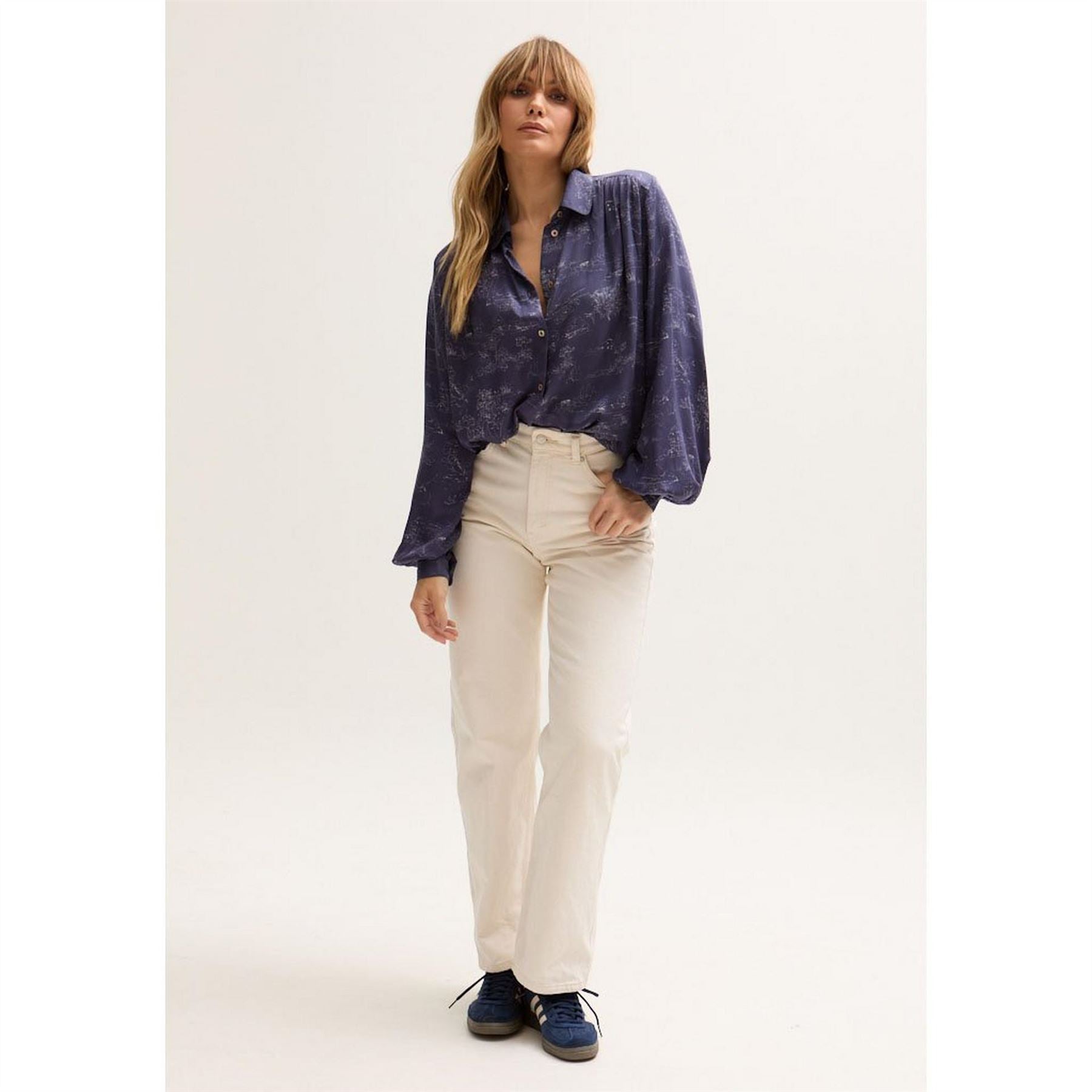 Lily and Lionel Peter Pan Collar Tonal Foulard PrinT-Shirt In Blue