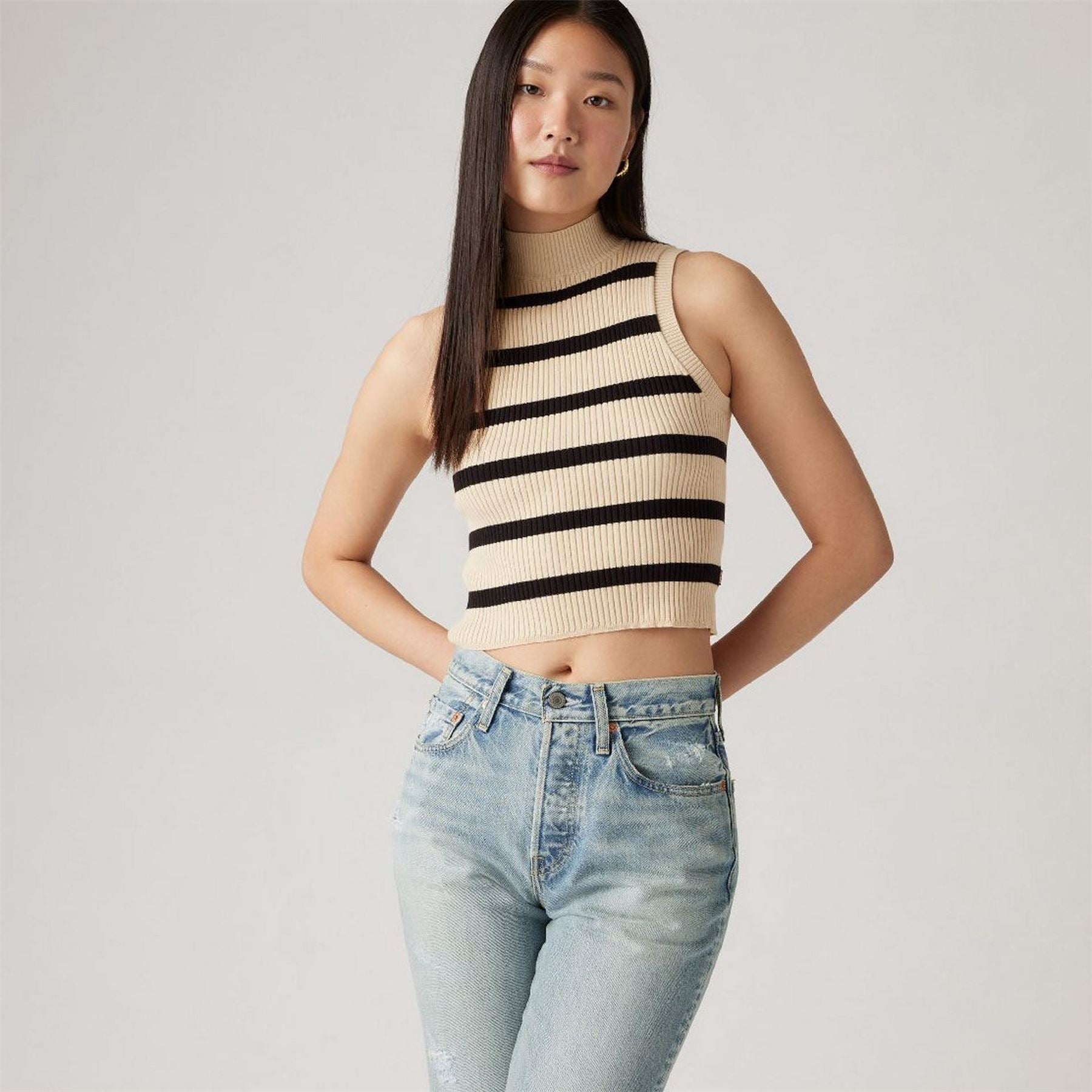Levis Tulip Mock Neck Sleeveless Box Tank