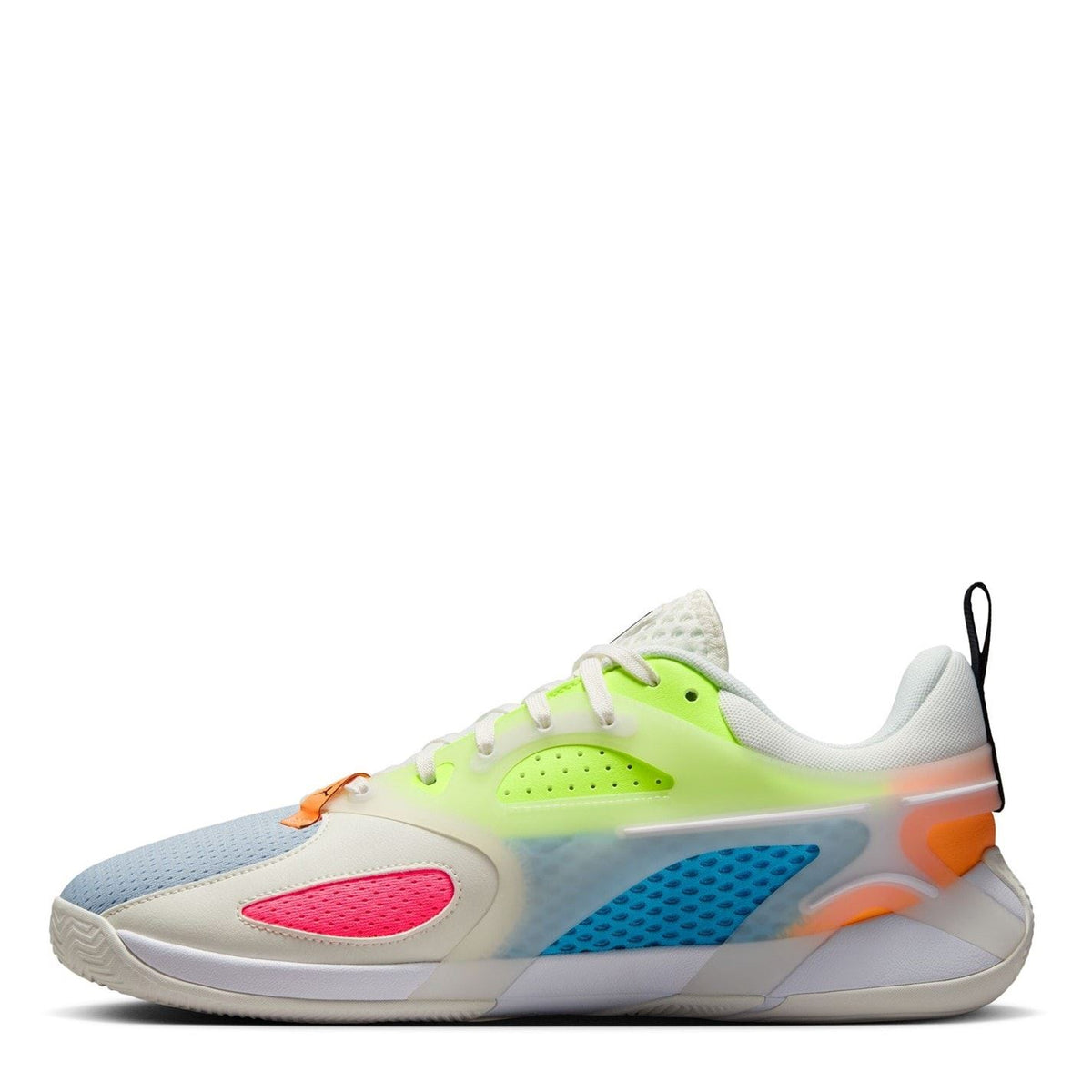 Nike Heir Basketball Low Top Lace-Up Sneakers