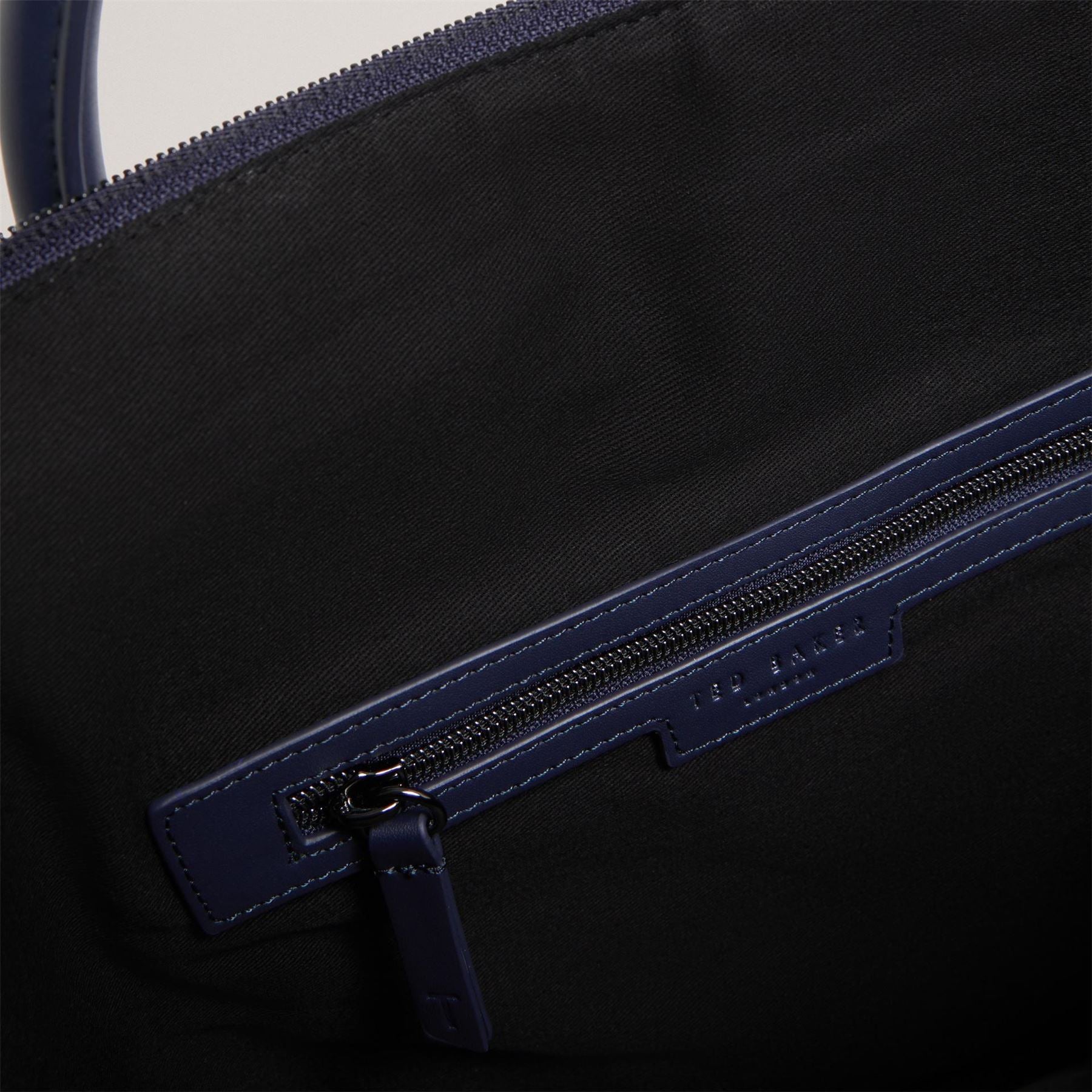 Ted Baker Cnv Studdet Hold Sn62