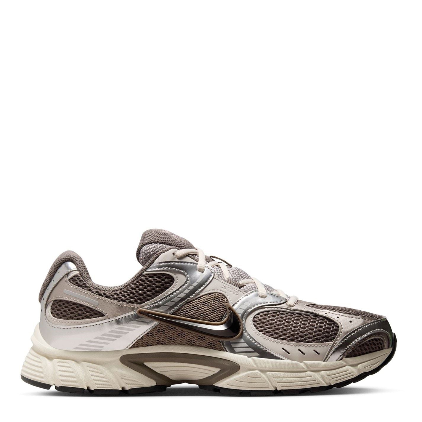 Nike Vomero 5 Running Flat Heel Trainers