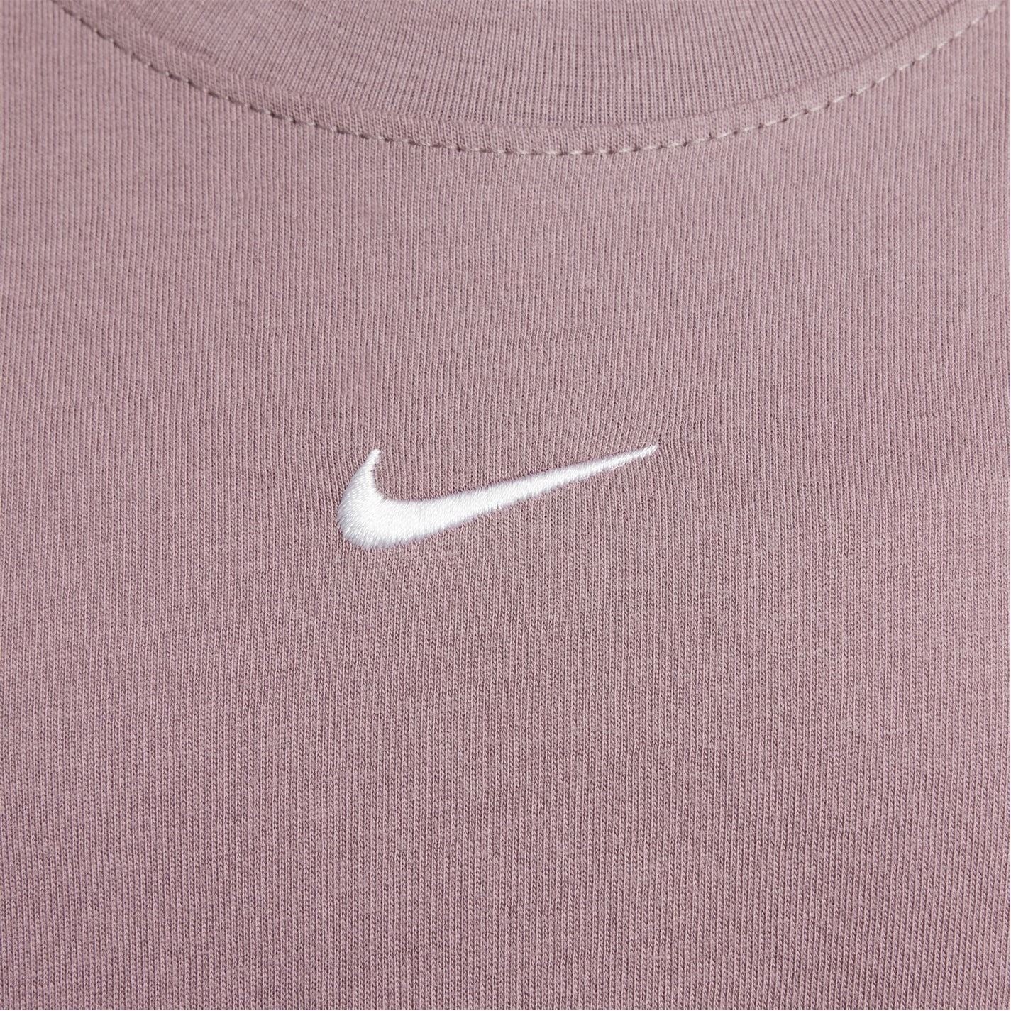 Nike Sportswear Big Kids (girls) T-Shirt