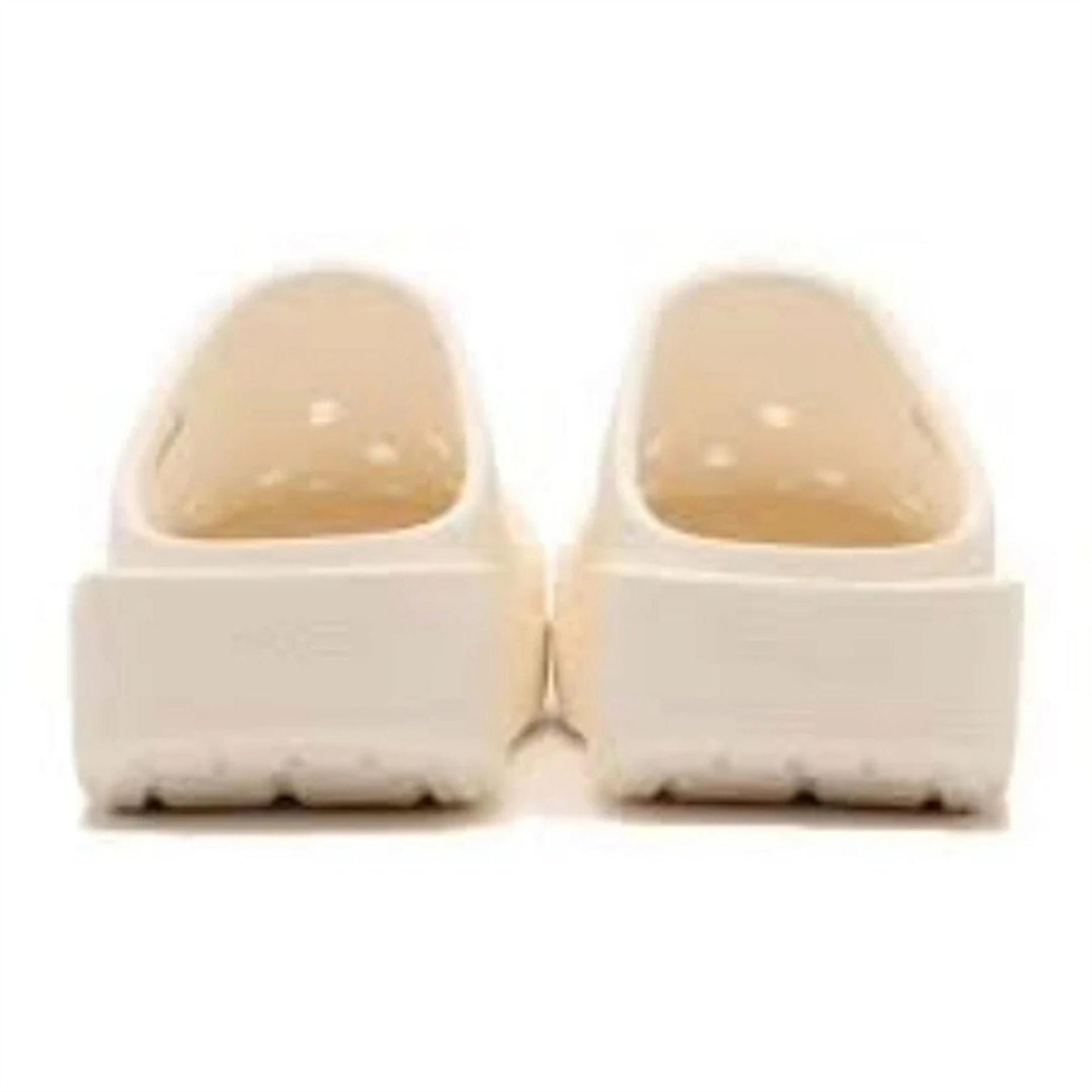 Crocs Classic Blunt Toe Clogs