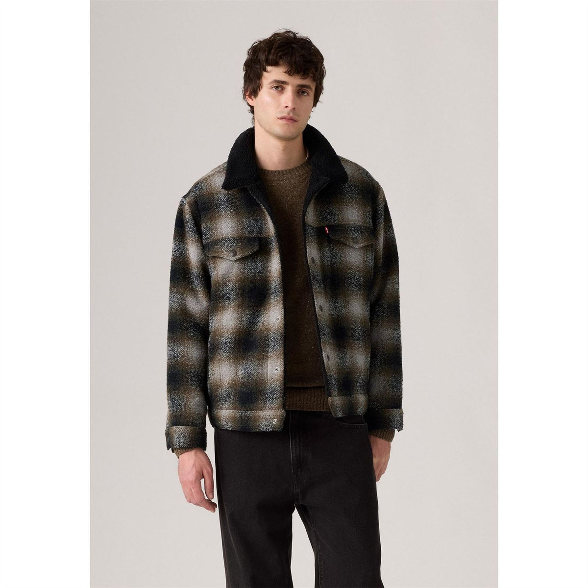 Levis Relaxed Fit Solid Patterned Sherpa Denim Jacket with Chest Pocket