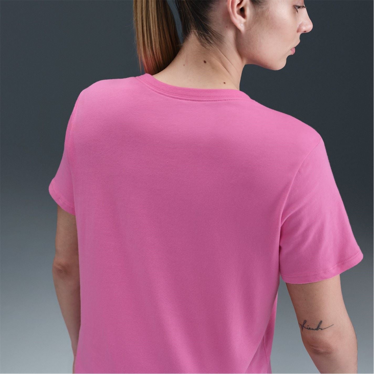 Nike Womens Sportswear Club T-Shirt