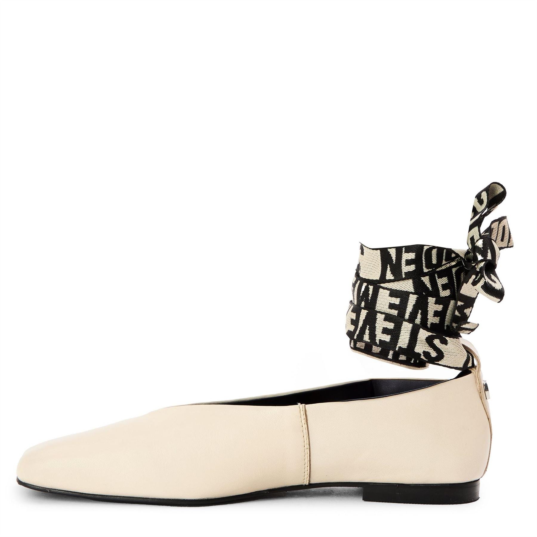 Steve Madden Fosse Logo Print Flats Pumps