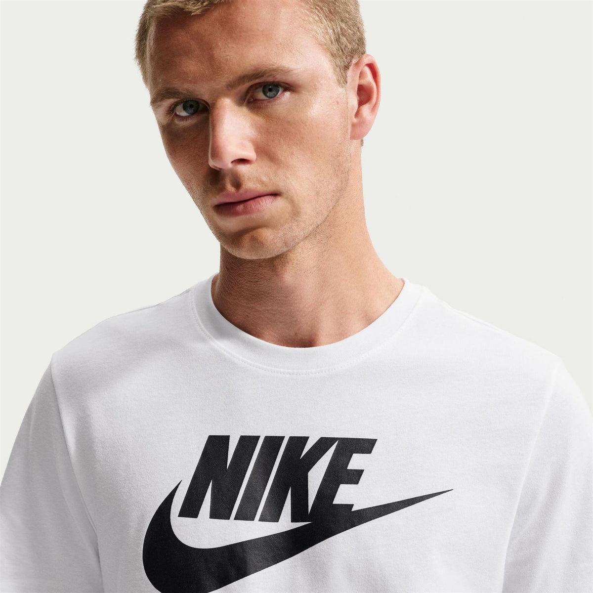 Nike Mens Sportswear Club T-Shirt