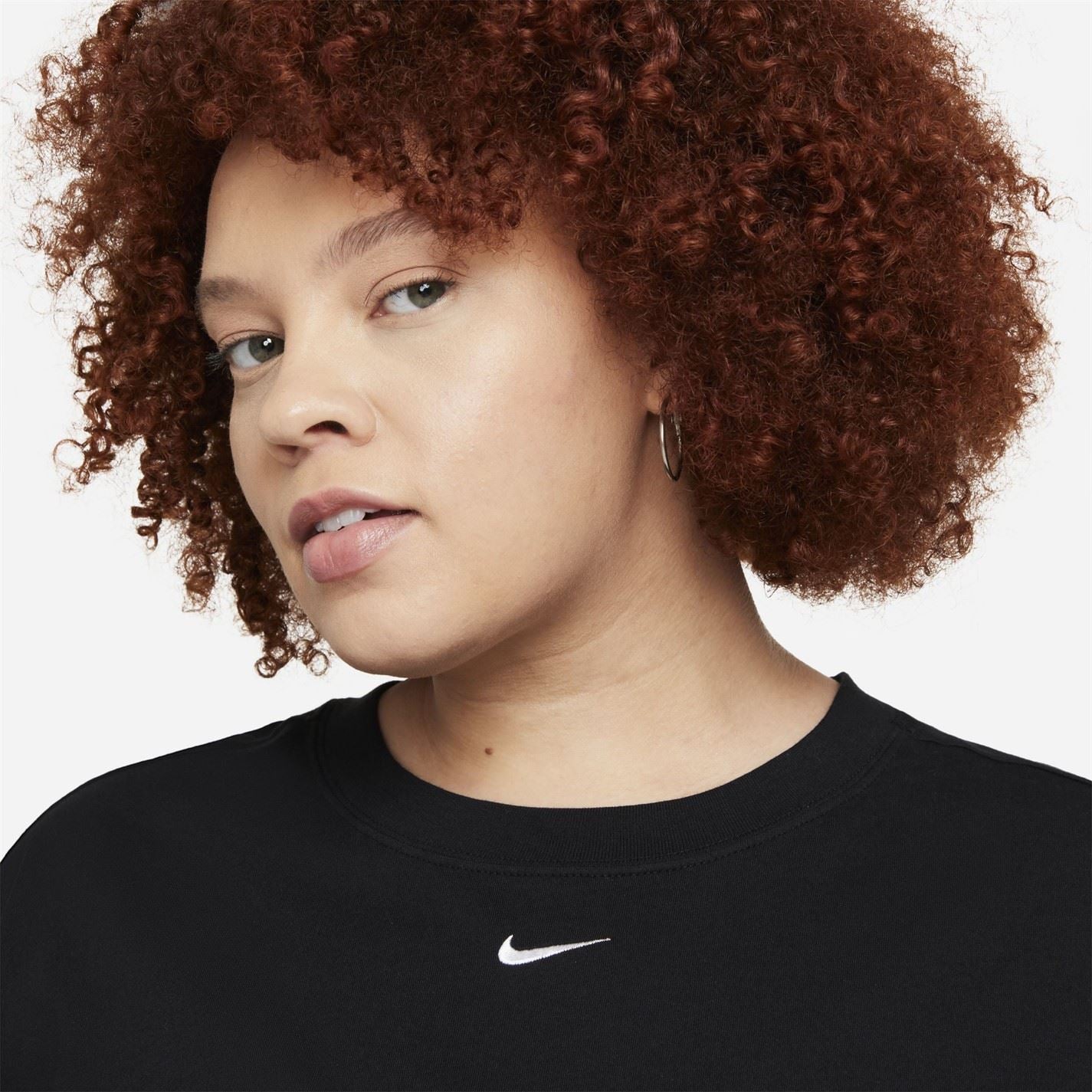 Nike Essential Regular Fit Crew Neck T-Shirt