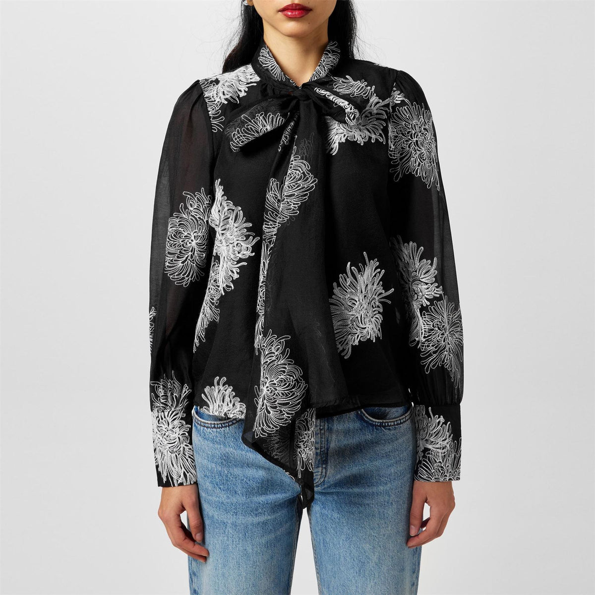 Vero Moda Tie Neck Regular Fit Blouse