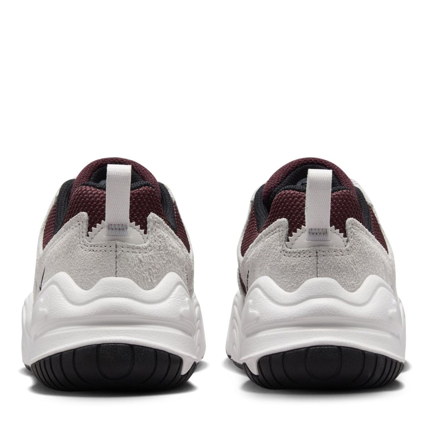 Nike Tech Hera Low Top Sneakers