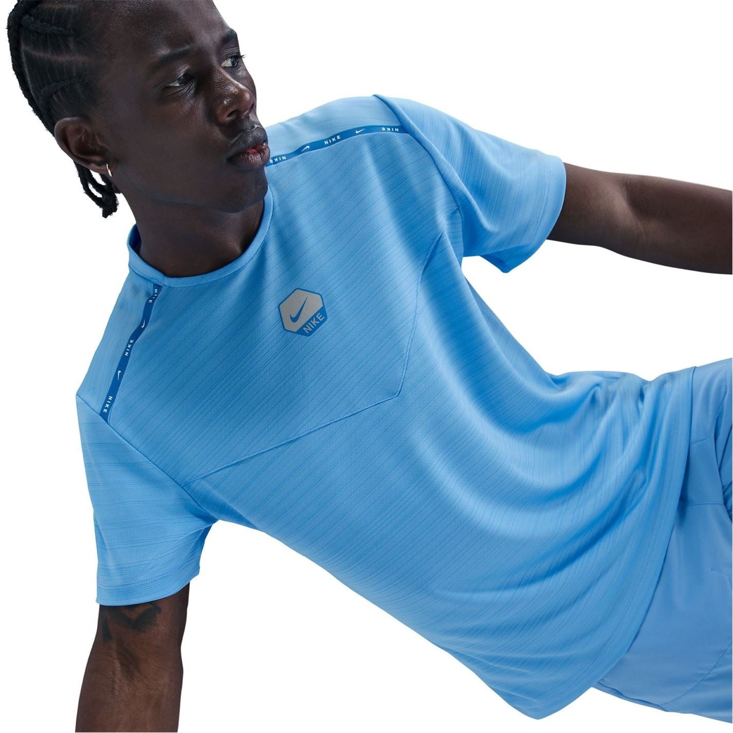 Nike Run Regular Fit Short Sleeve Crew Neck Athletic Top
