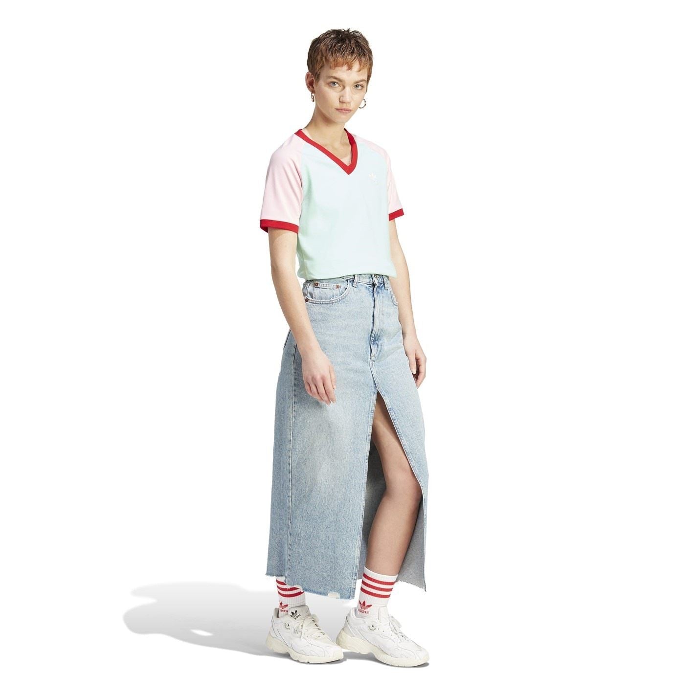 adidas Originals Cropped V-Neck Regular Fit T-Shirt