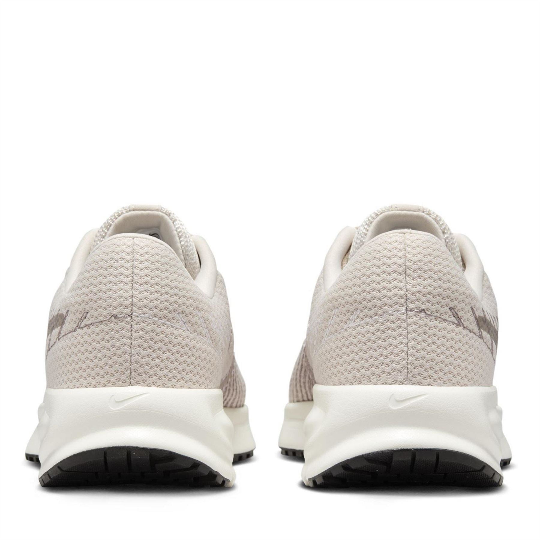 Nike Run Defy Low Top Graphic Print Sneakers