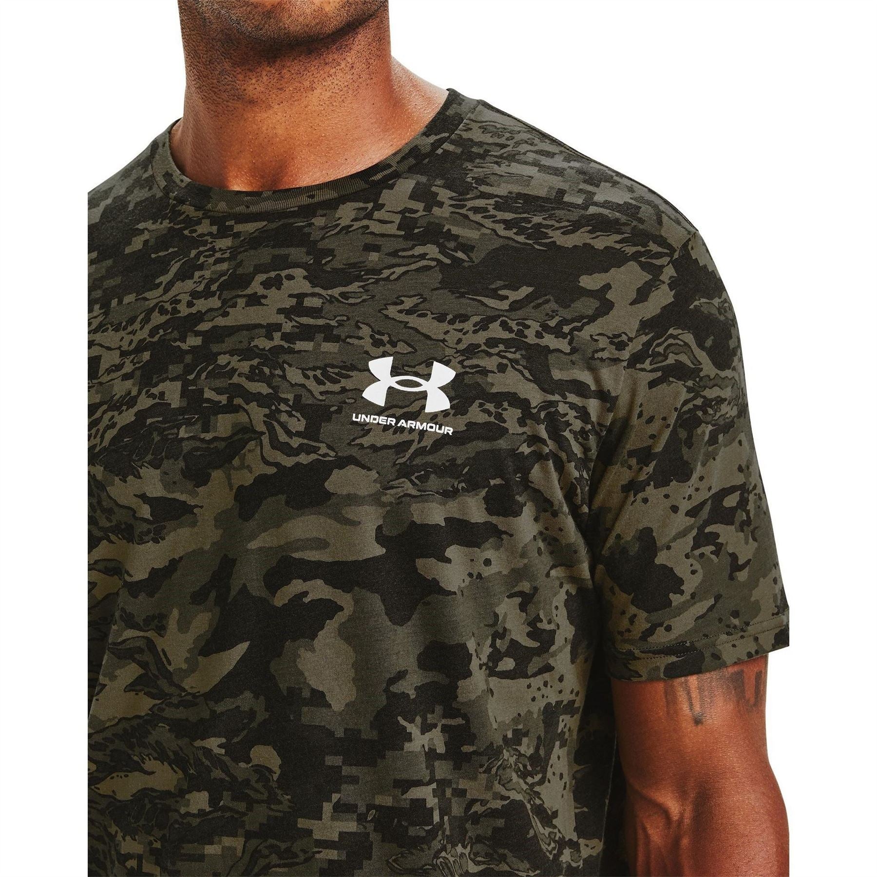 Under Armour Camo Regular Fit Crew Neck Short Sleeve T-Shirt