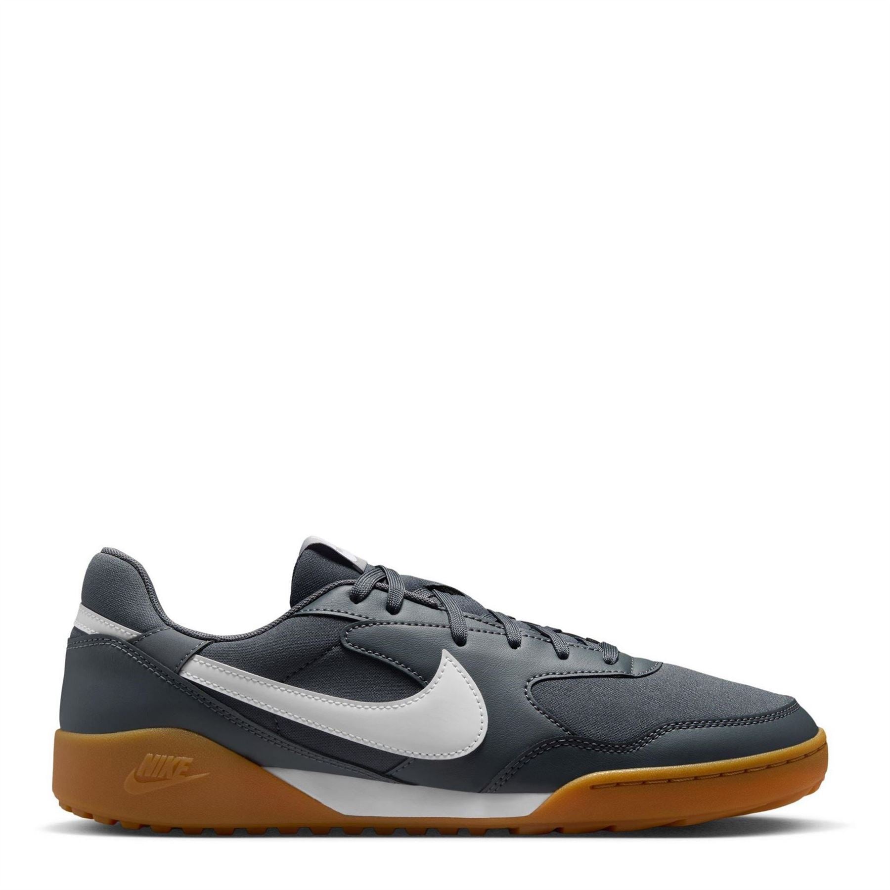 Nike Terra Manta  Round Toe Low Top Sneakers