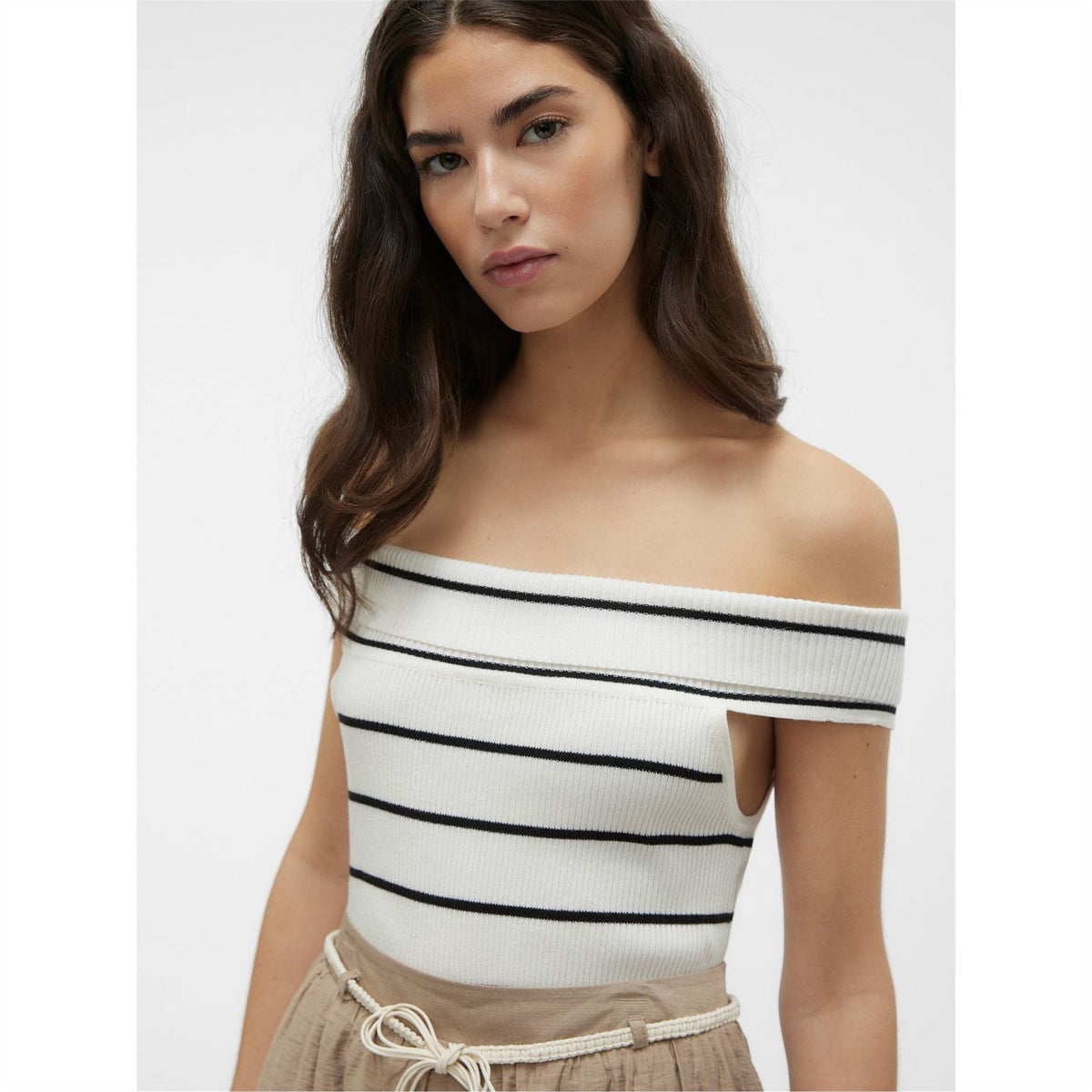 Vero Moda Off-The-Shoulder Slim Fit T-Shirt