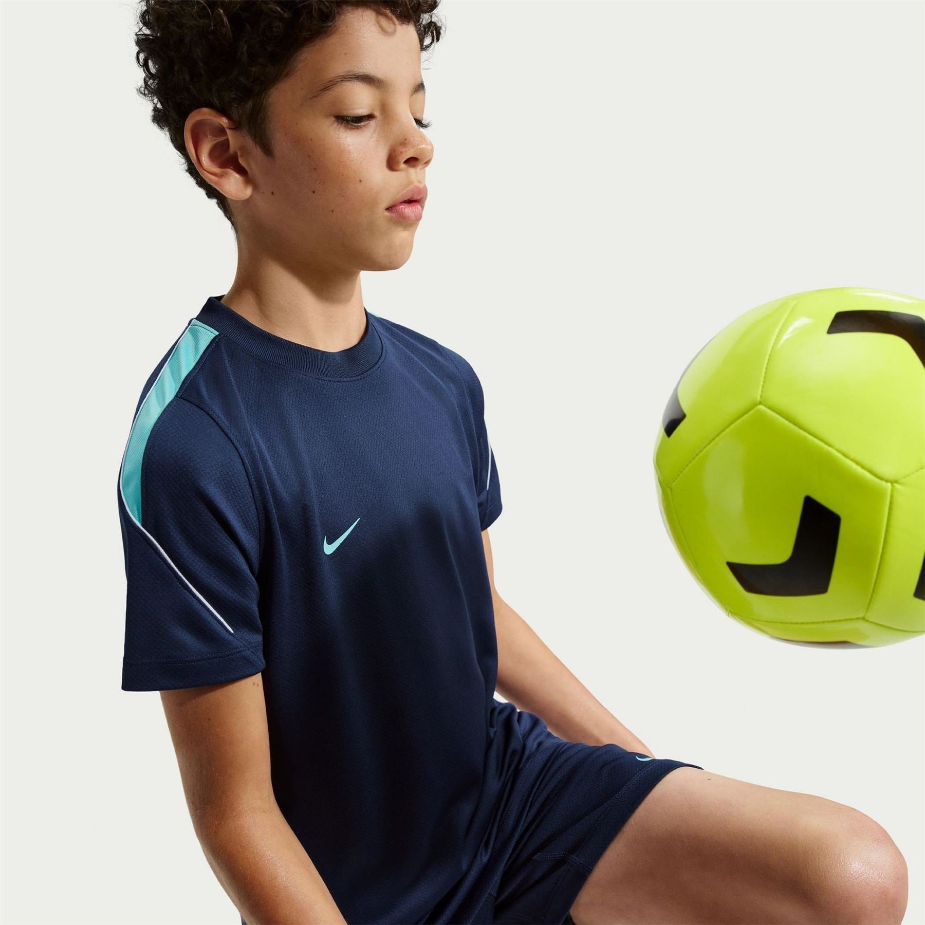 Nike Strike Dri Fit Short Sleeve Global Football Top Juniors