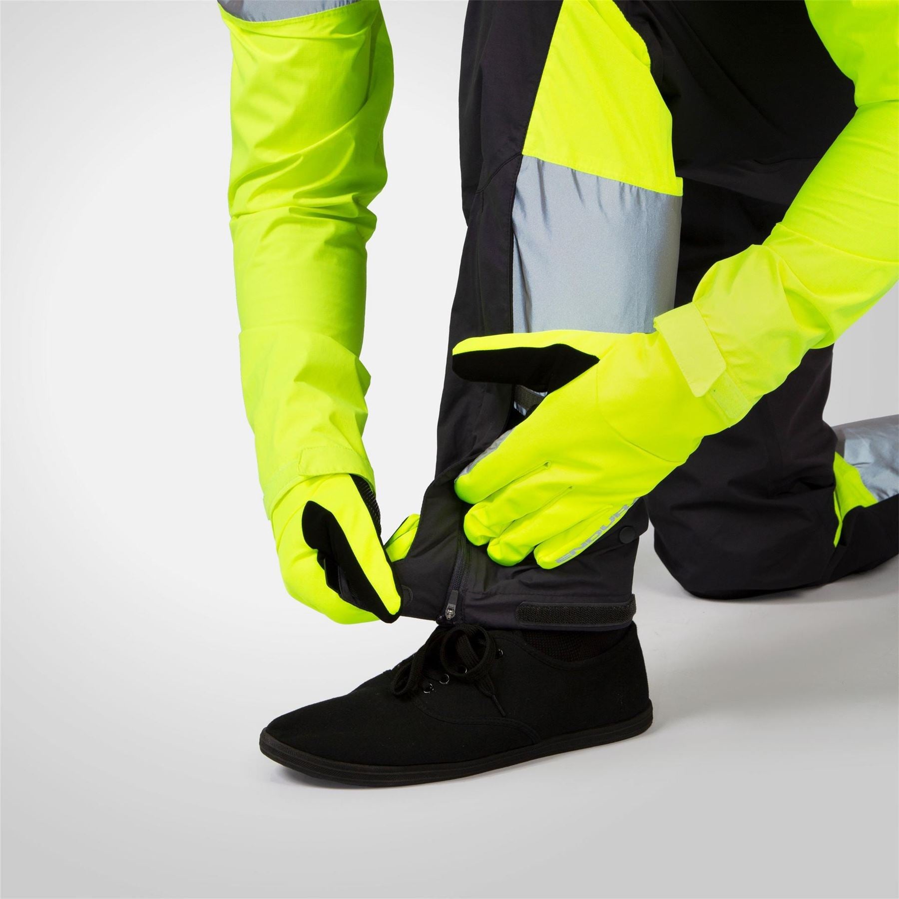 Endura Luminite Funnel Neck Long Sleeve Sweatshirt Full Tracksuit