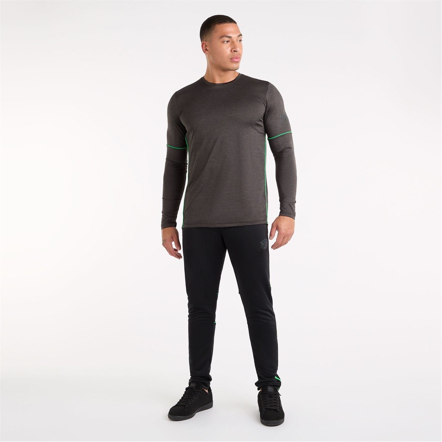 Umbro Crew Neck Regular Fit Long Sleeve T-Shirt