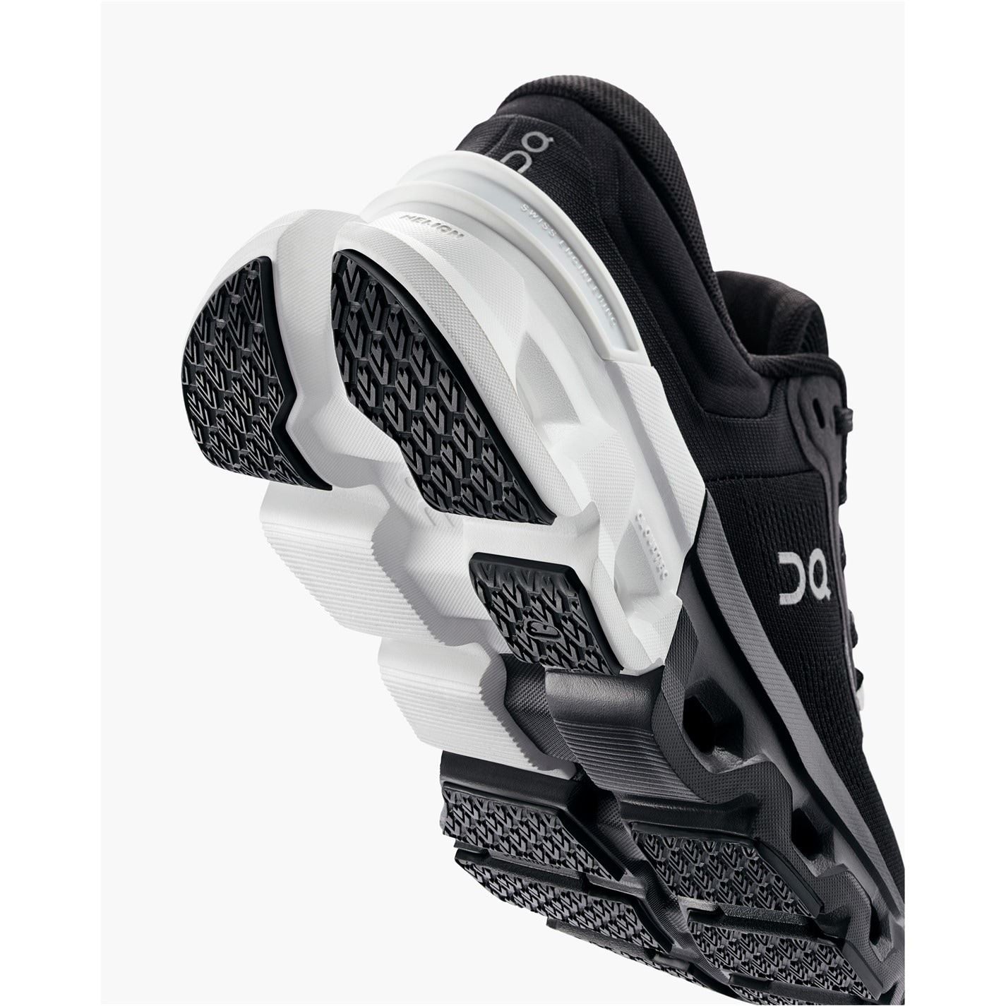 On Cloudflyer 5 Round Toe Flat Heel Road Shoes