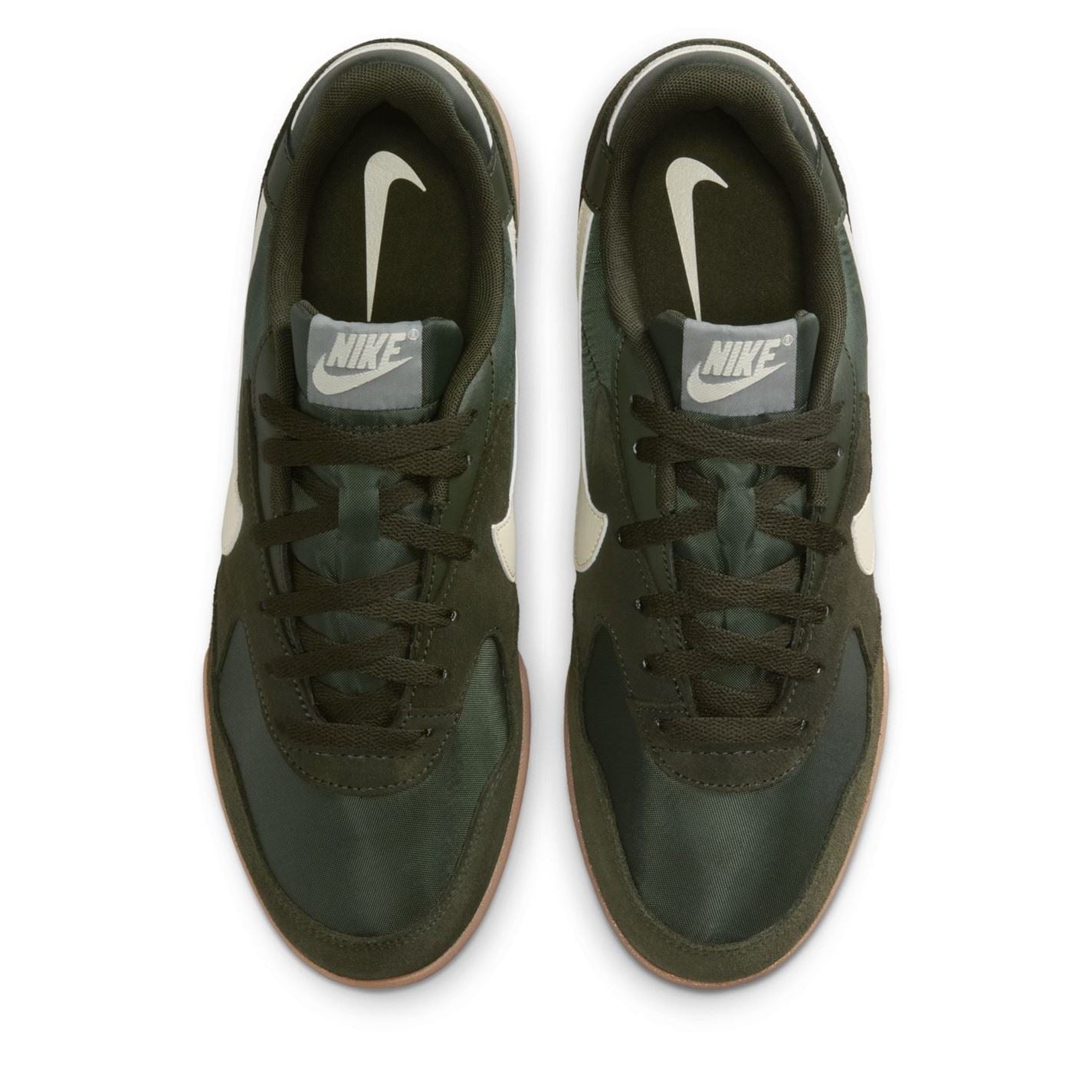 Nike Terra Manta SN54 Round Toe Low Top Sneakers