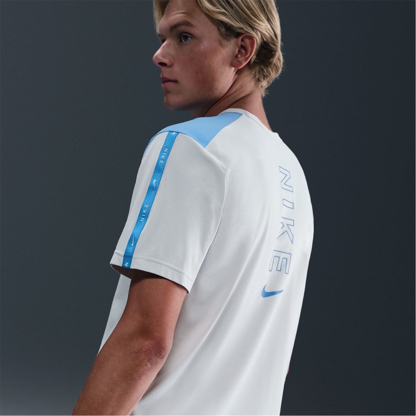 Nike Regular Fit Short Sleeve Crew Neck T-Shirt