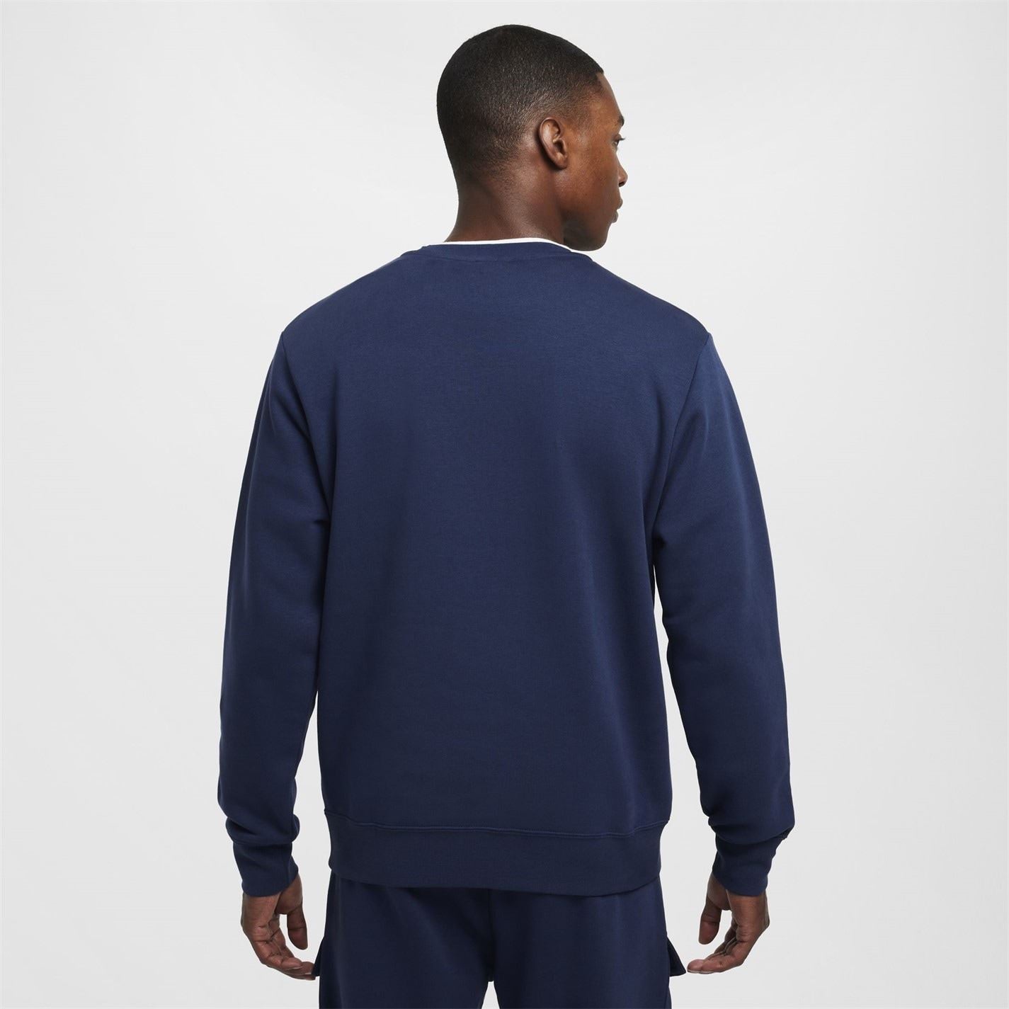 Nike Crew Neck Relaxed Fit Long Sleeve Sweatshirt