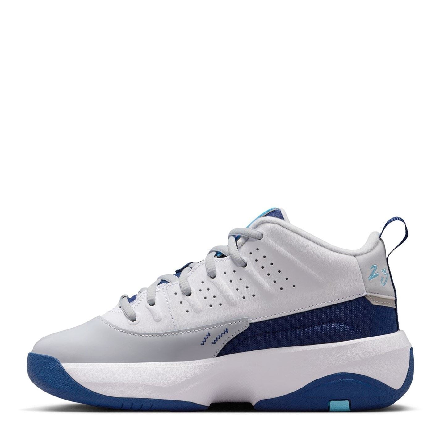 Air Jordan Max Aura Basketball Trainers