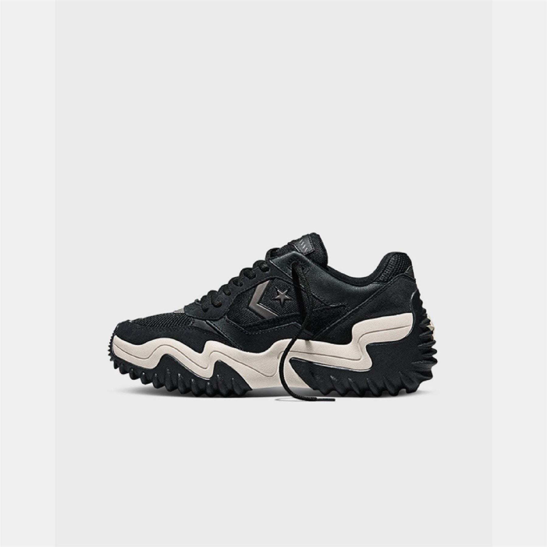 Converse Wave Motion Platform Trainers