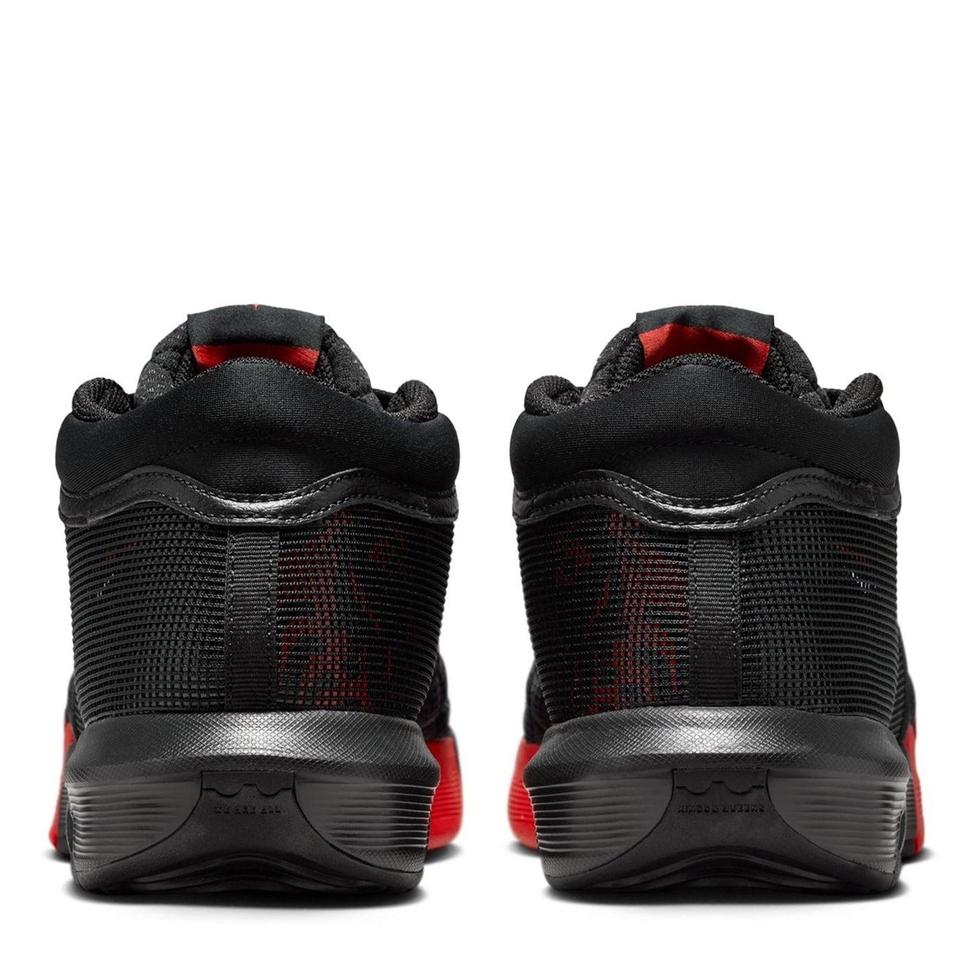 Nike Lebron Witness VIII Mid Top Basketball Sneakers