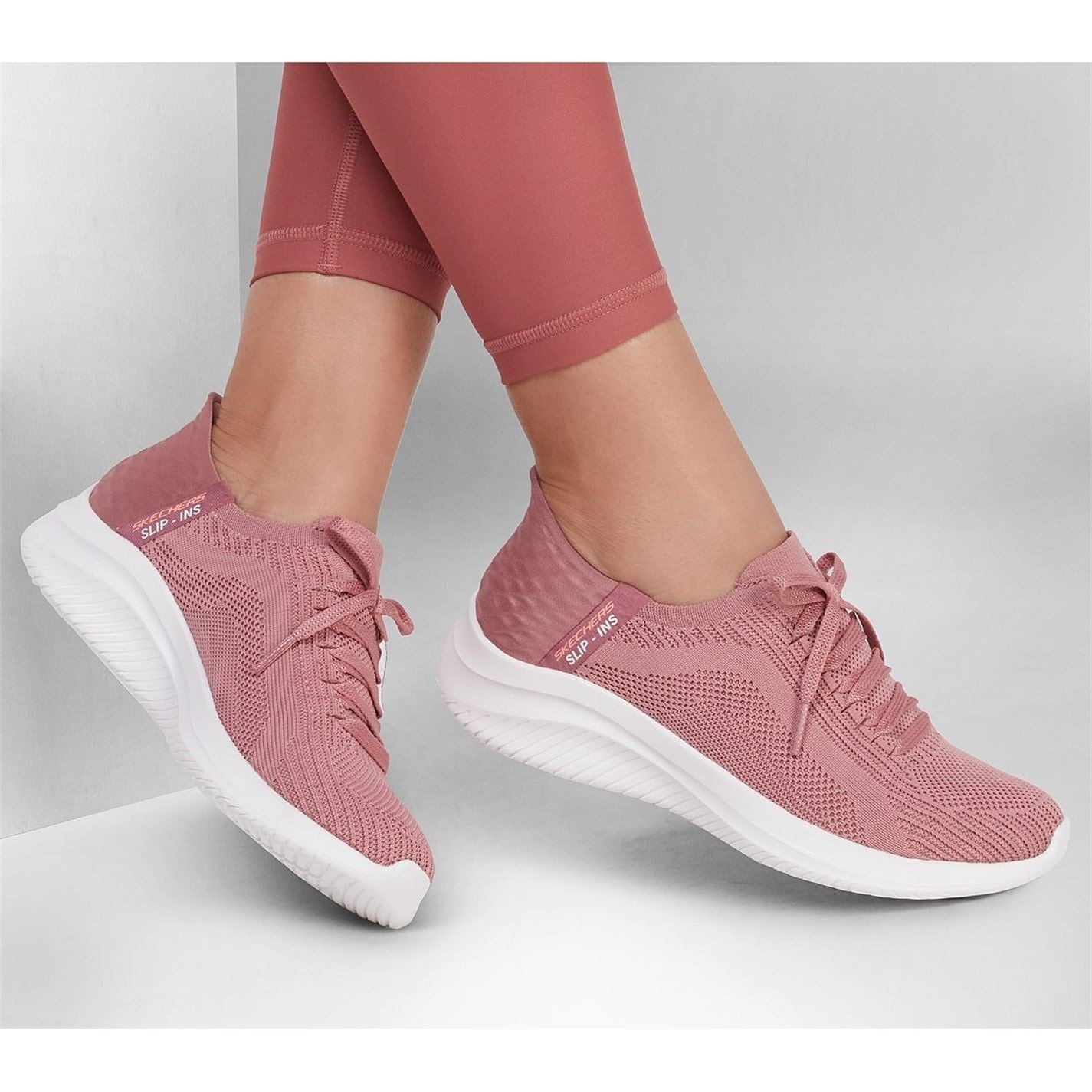 Skechers Low Top Ribbed Flat Heel Sneakers