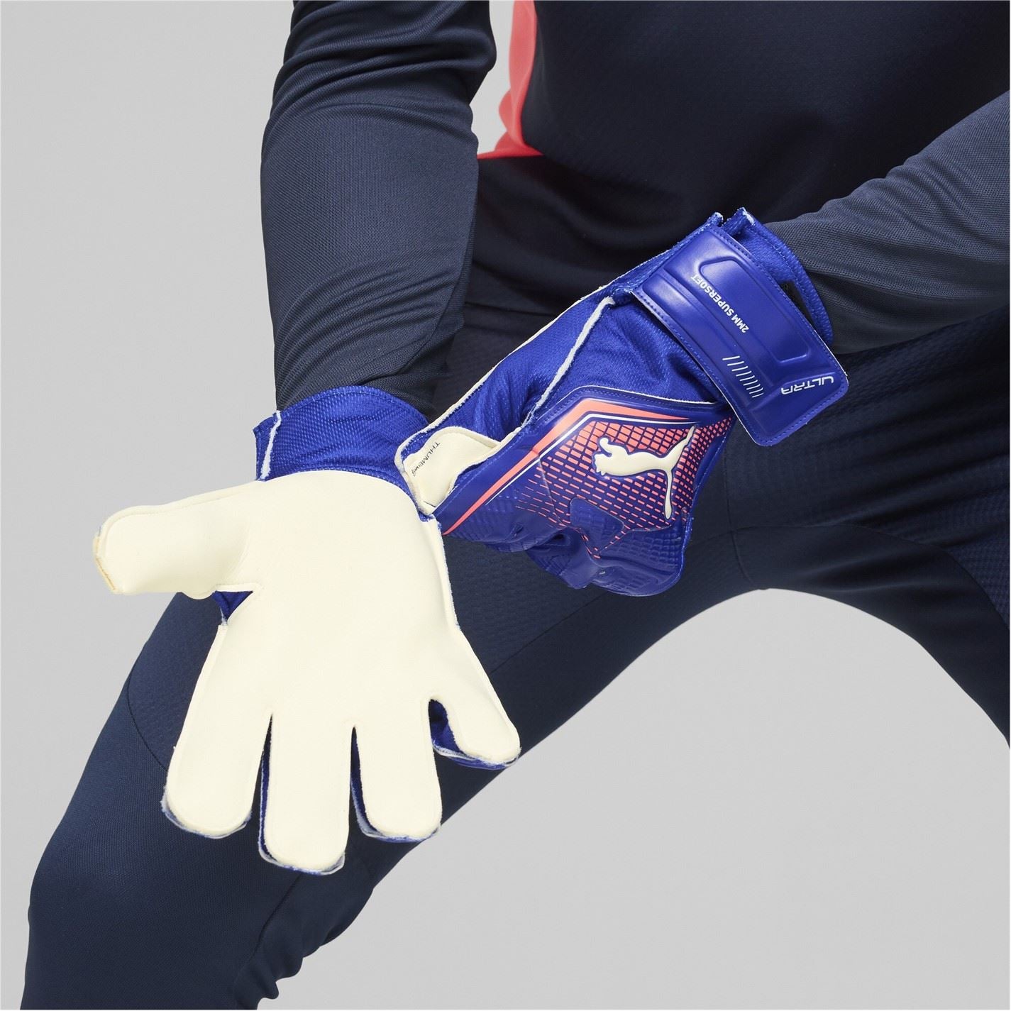 Puma Ultra Play Juniors Goalkeeper Glove