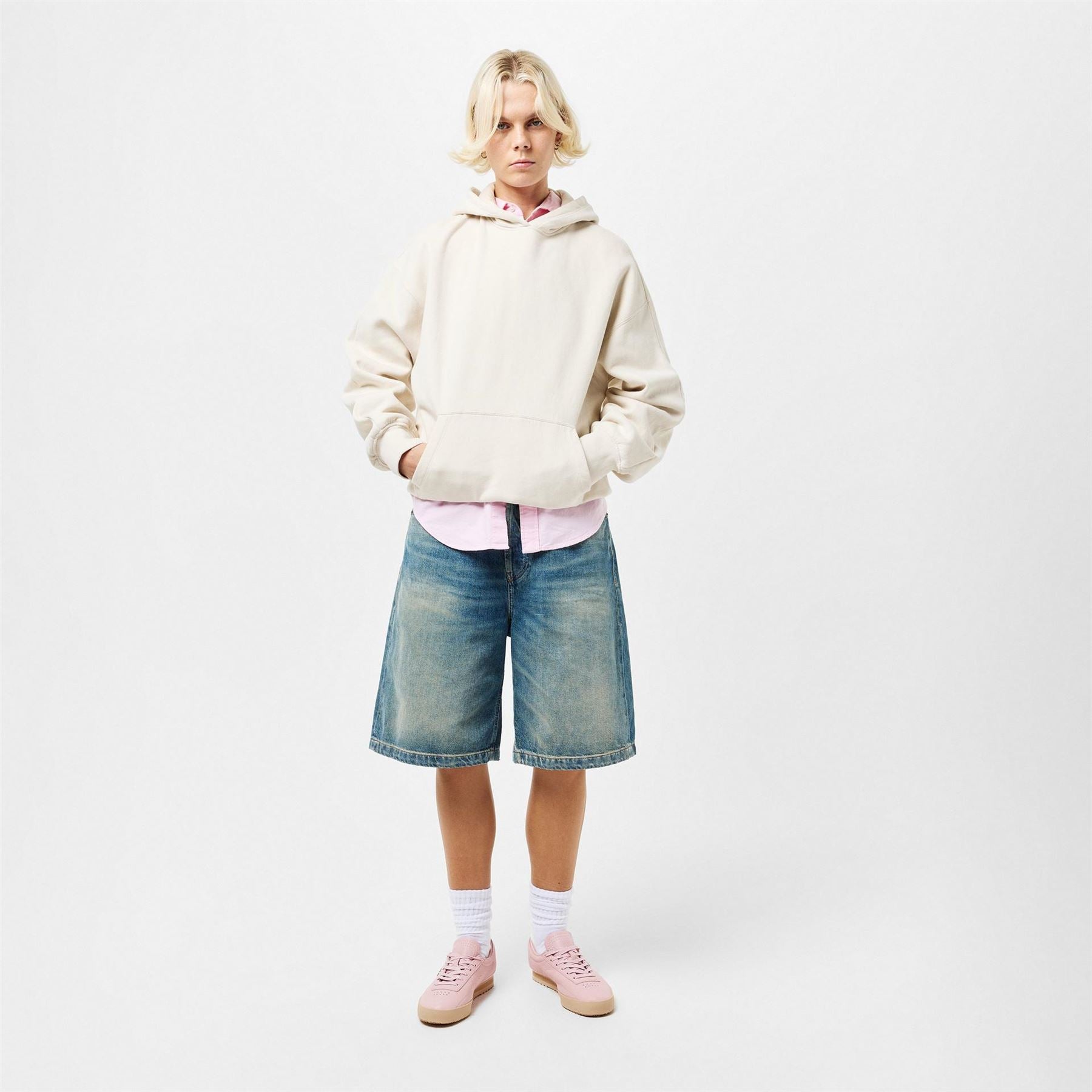 Lacoste Aura Tumbled Lace-Up Low Top Sneakers