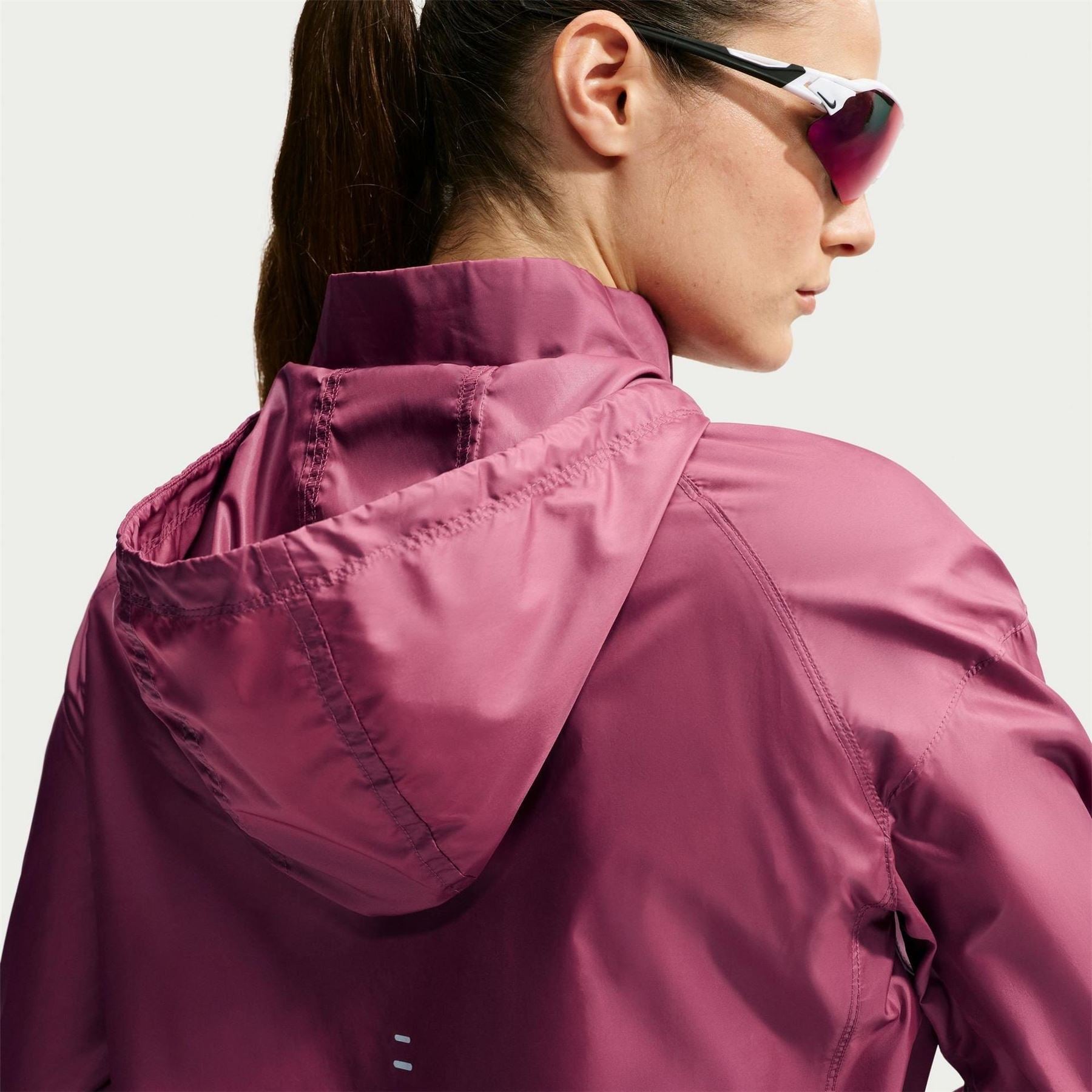 Nike Tempo Hooded Solid Patterned Windbreaker