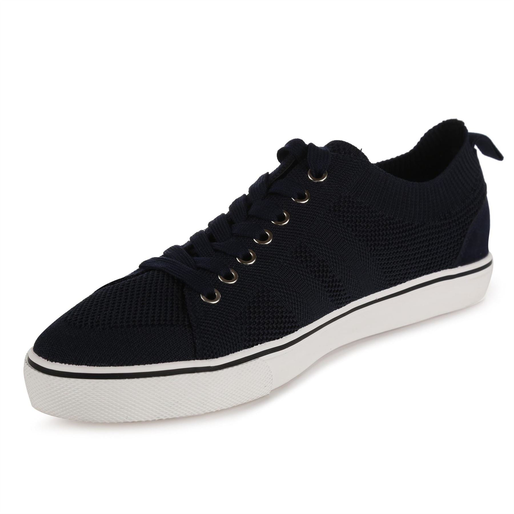 Regatta Ribbed Round Toe Low Top Sneakers