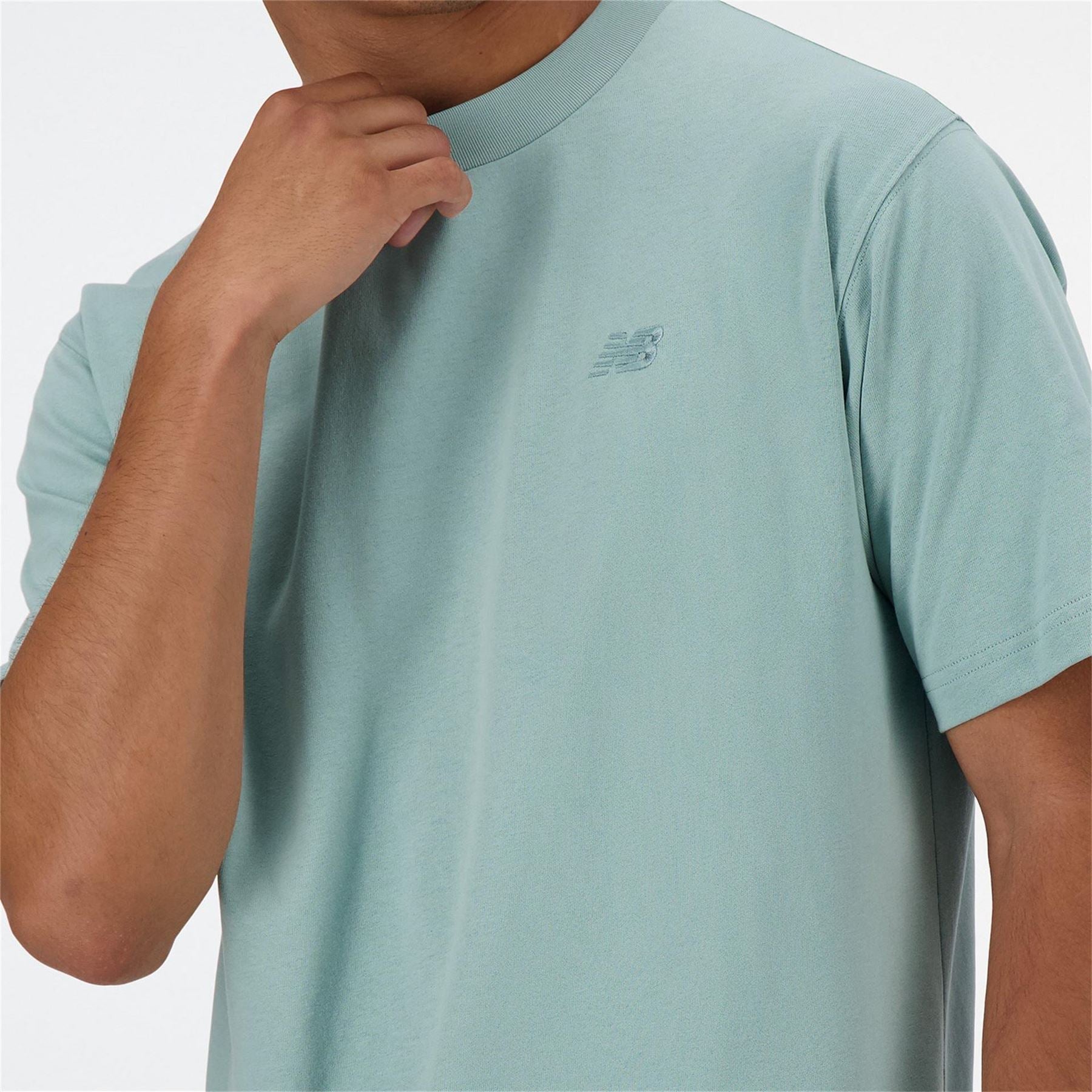 New Balance Athletic Graphic Regular Fit T-Shirt
