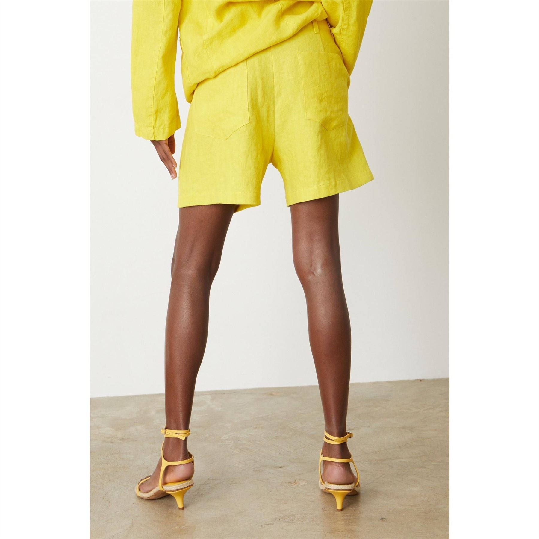 Velvet by Graham and Spencer Solid Patterned Linen Bermuda Shorts