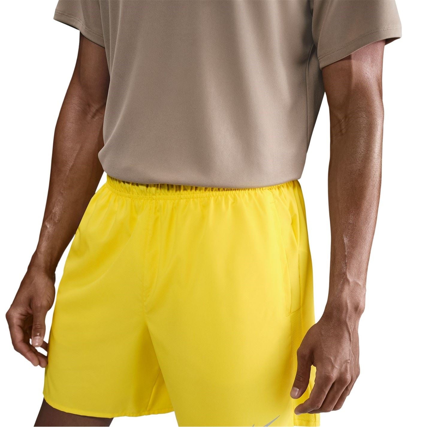 Nike Mens 7in Challenge Shorts