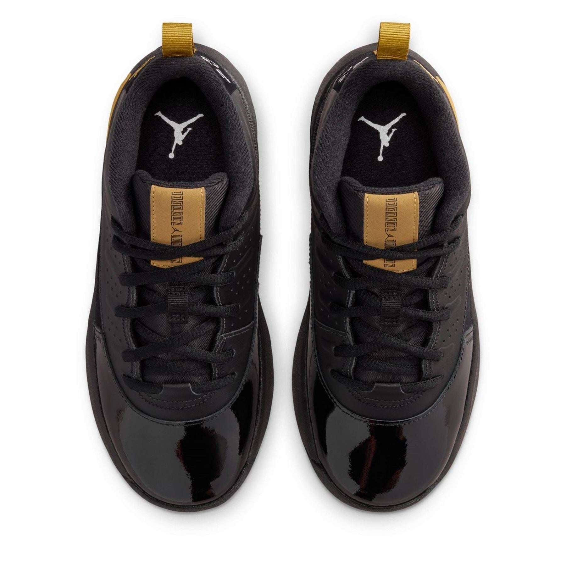 Air Jordan Max Aura Basketball Trainers