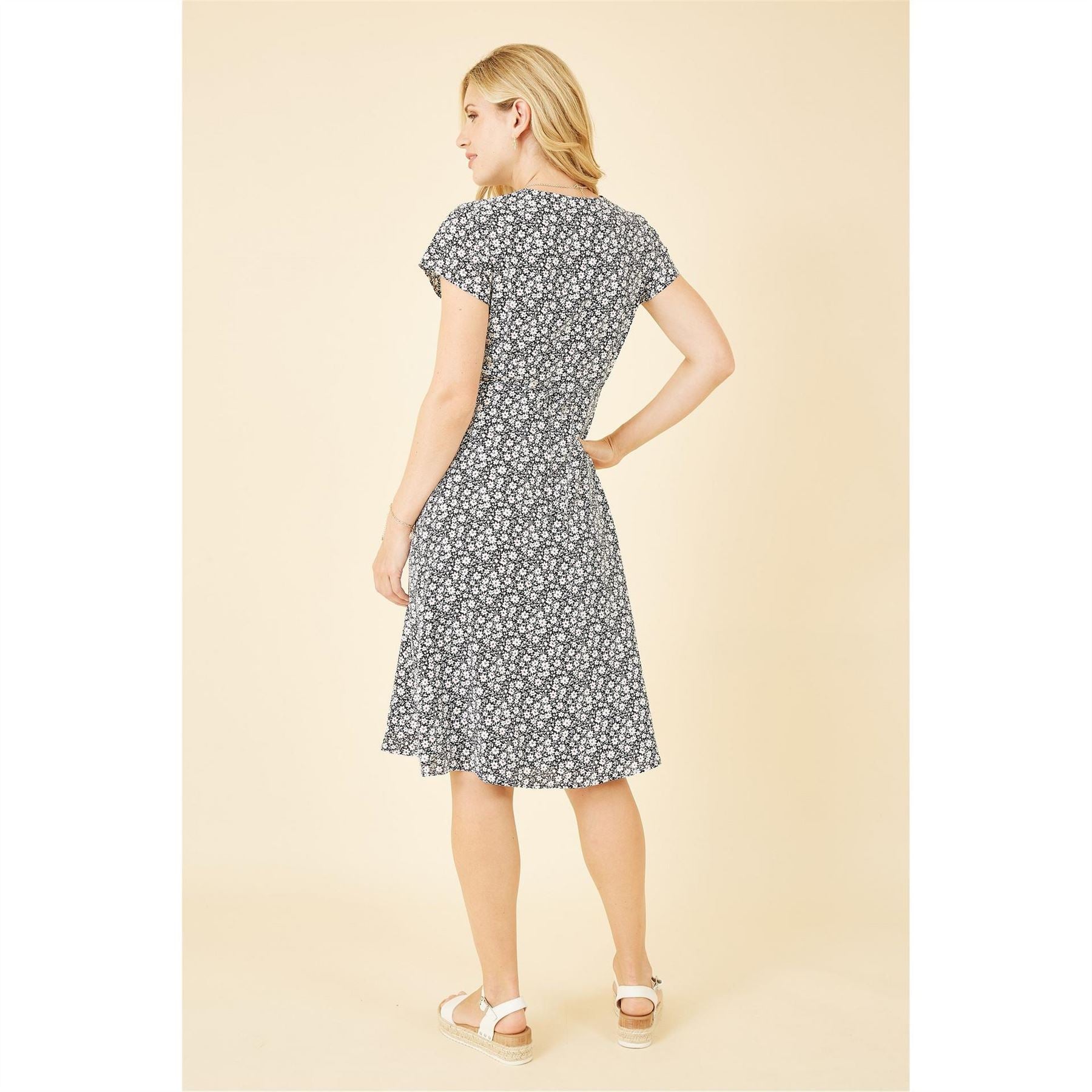 Yumi Ditsy Floral Print Tea Dress