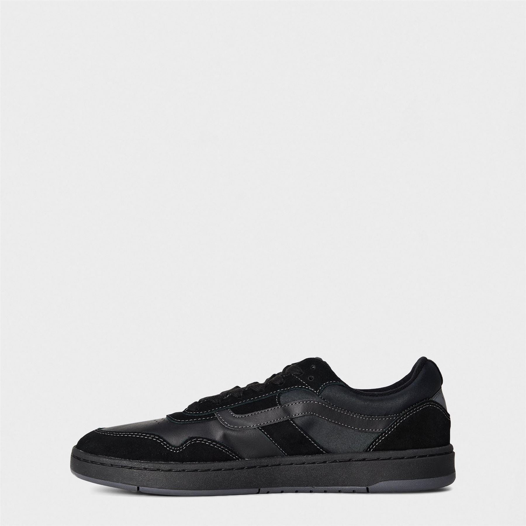 Vans Cruze 3.0 Round Toe Flat Heel Court Shoes