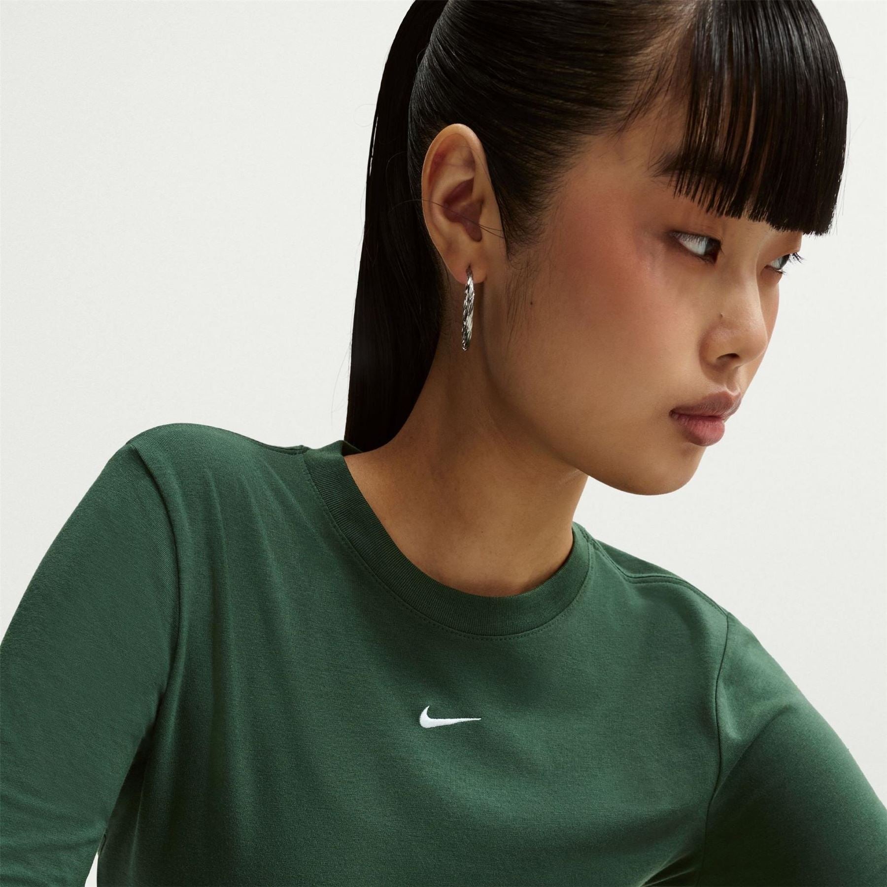 Nike Chill Knit Long Sleeve Cropped T-Shirt