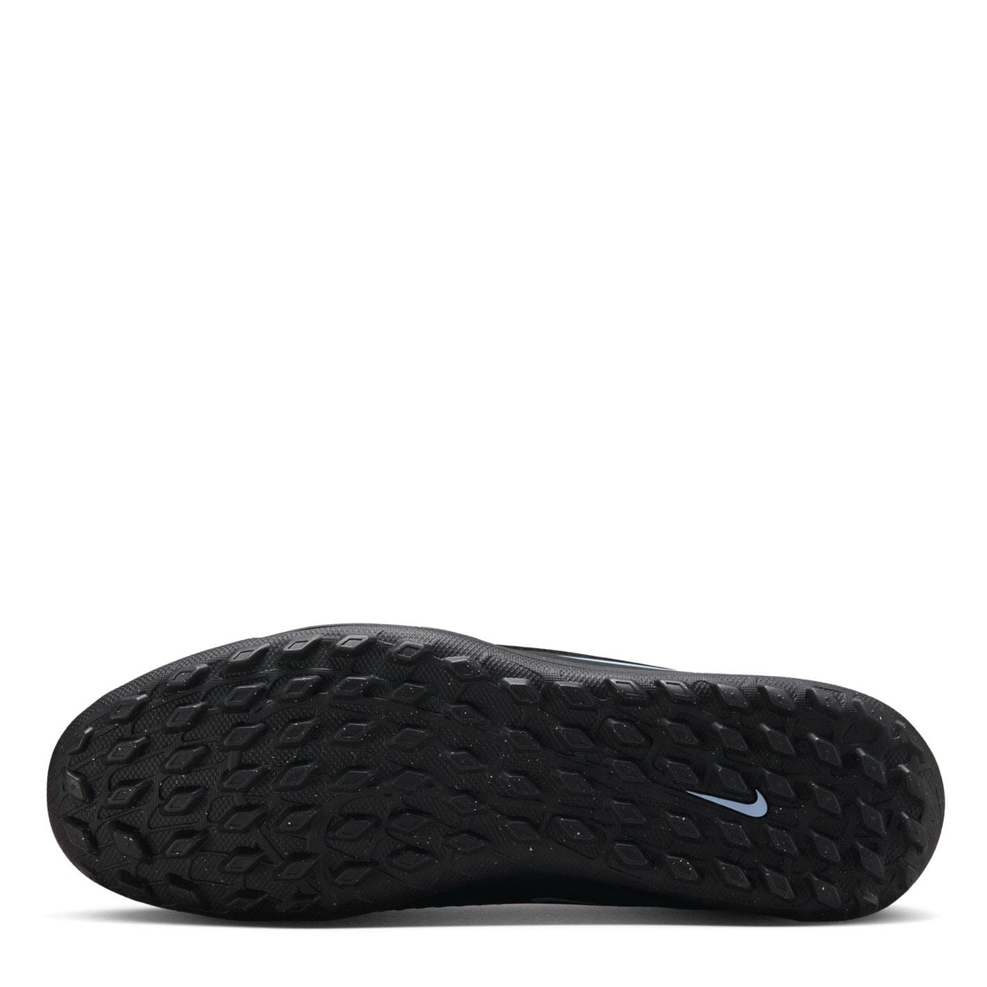 Nike Phantom 6 Low Club Adults Astro Turf Football Boots