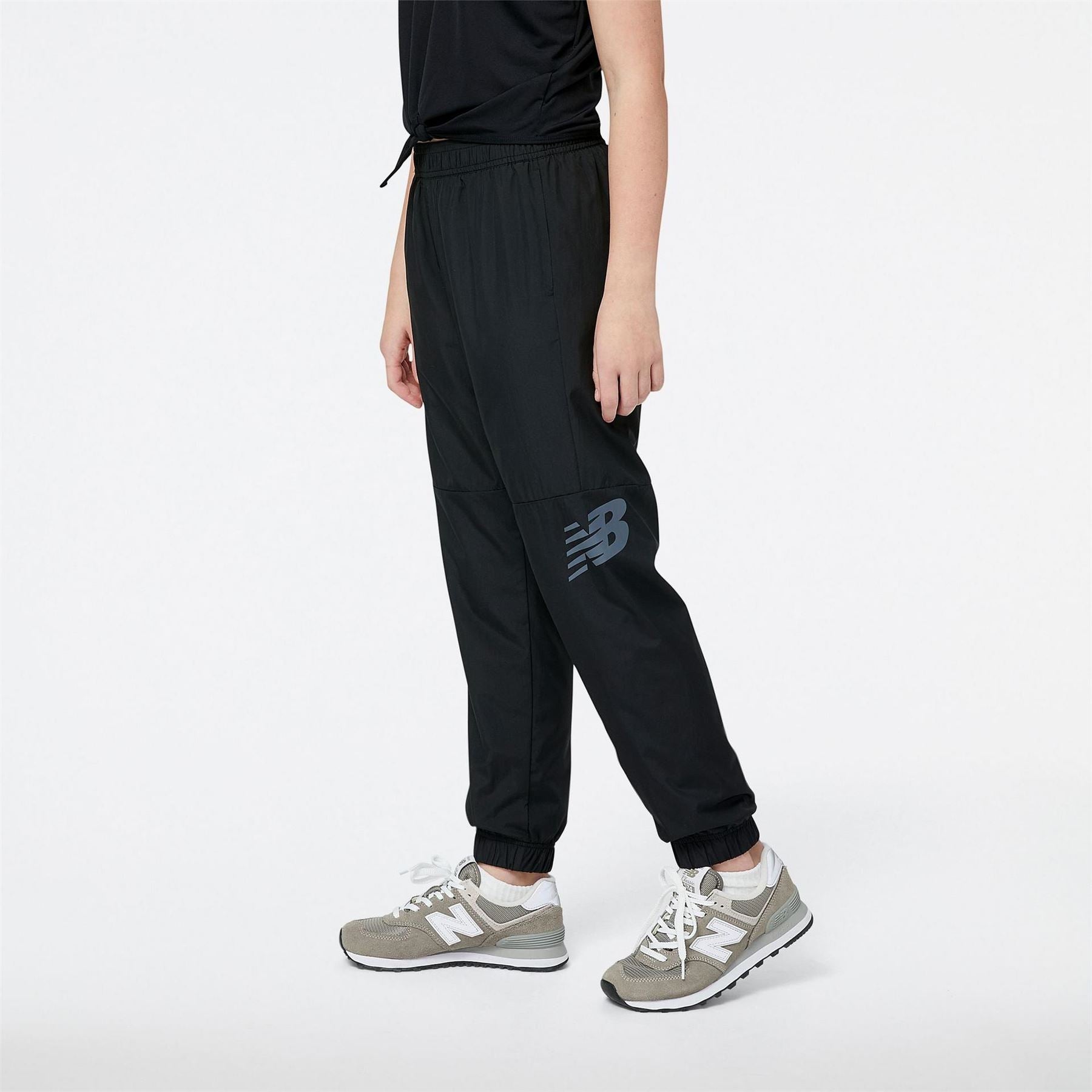 New Balance Tenacity Woven Three Quartertrousers